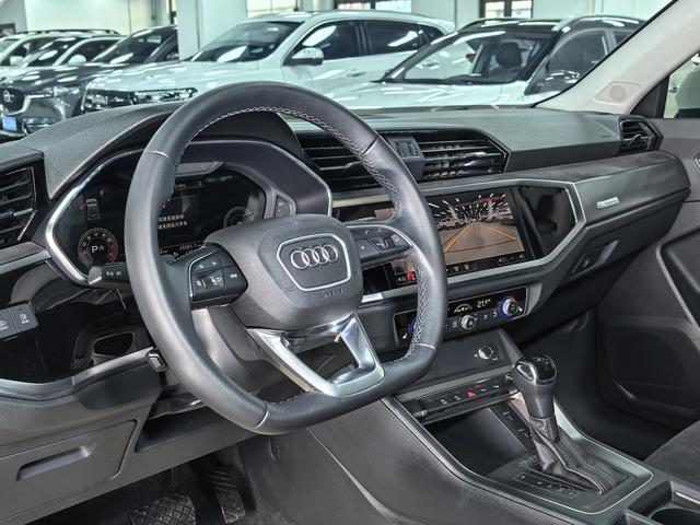 Audi Q3 2023, фото 11