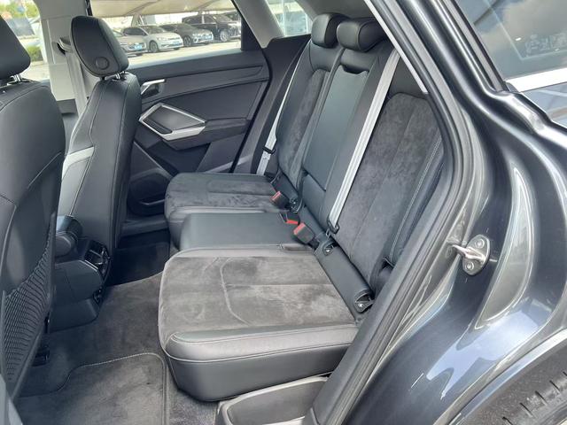 Audi Q3 2022, фото 8