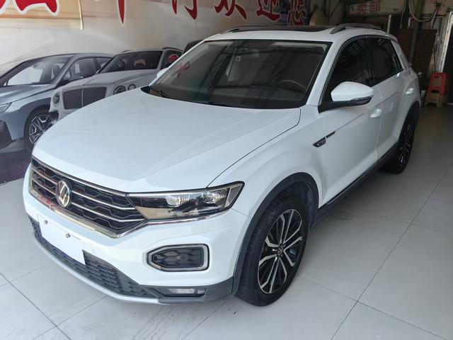 Volkswagen T-Roc 2022, 1.4 л турбо, 7-ступенчатая двойное сцепление, Передний привод, пробег 42 000 км — авто из Китая с пробегом