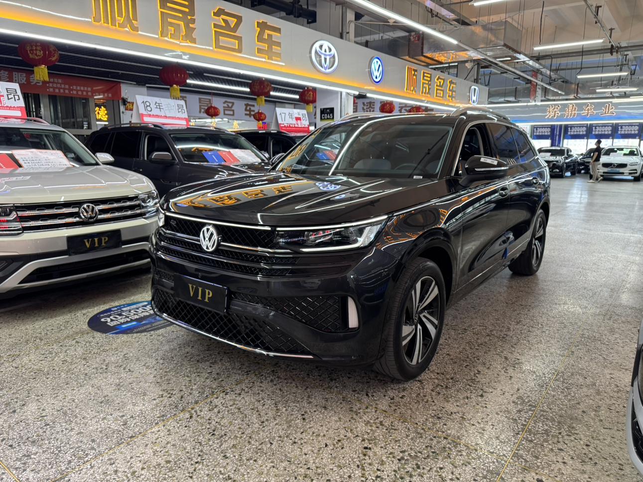 Volkswagen Tiguan 2025, 2 л турбо, робот (DCT), полный, пробег 35 000 км — авто из Китая с пробегом