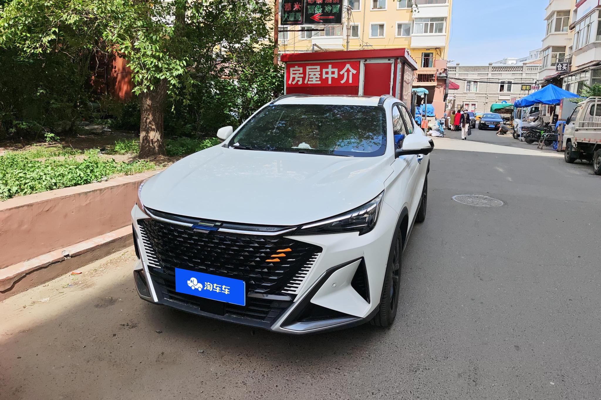 Changan X5 PLUS 2023, 1.5 л турбо, робот (DCT), передний, пробег 22 500 км — авто из Китая с пробегом