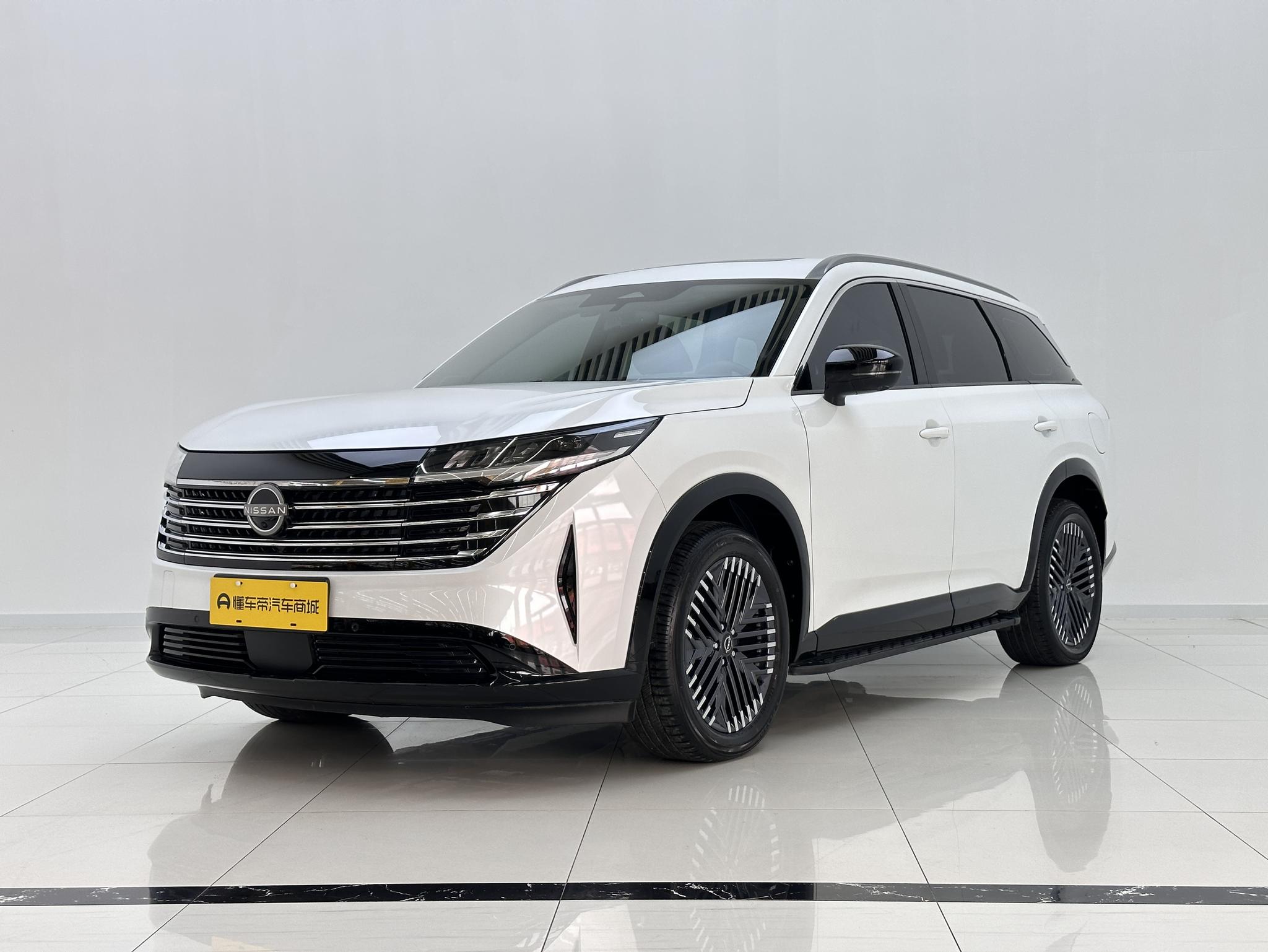 Nissan X-Trail 2024, 2 л турбо, 9-ступенчатая автоматическая коробка передач, Передний полный привод, пробег 3 700 км — авто из Китая с пробегом