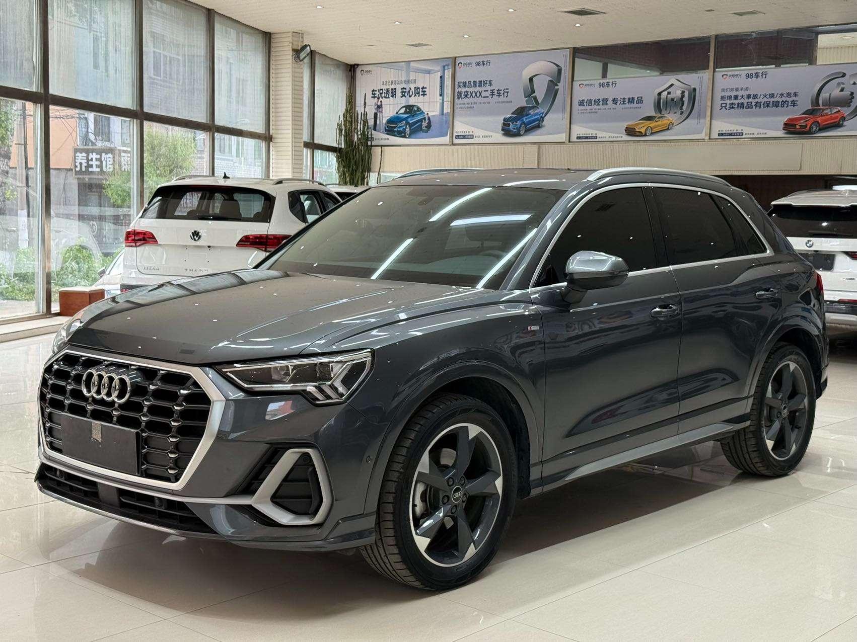 Audi Q3 2023, 1.4 л турбо, робот (DCT), передний, пробег 26 000 км — авто из Китая с пробегом
