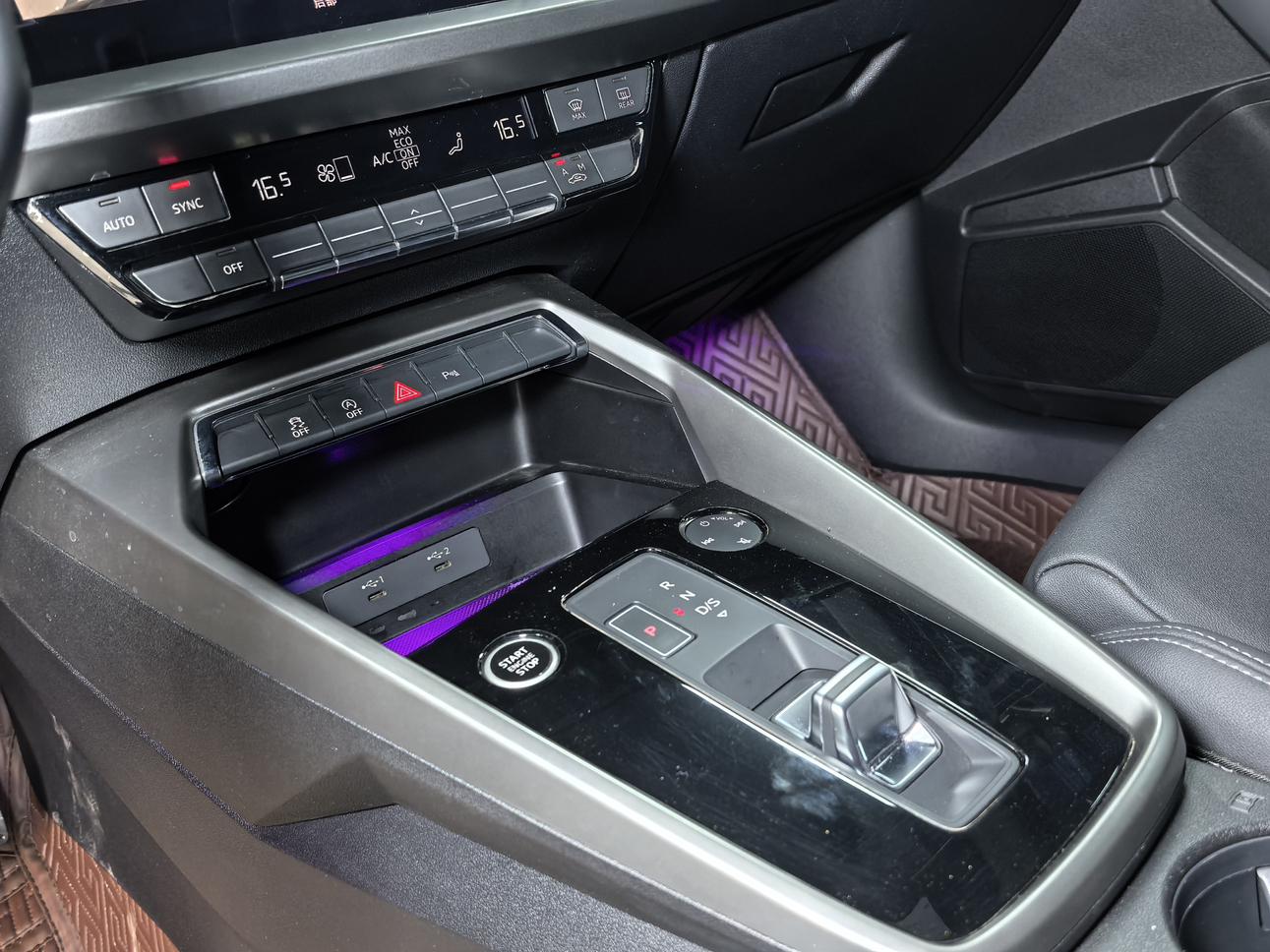 Audi A3 2021, фото 17