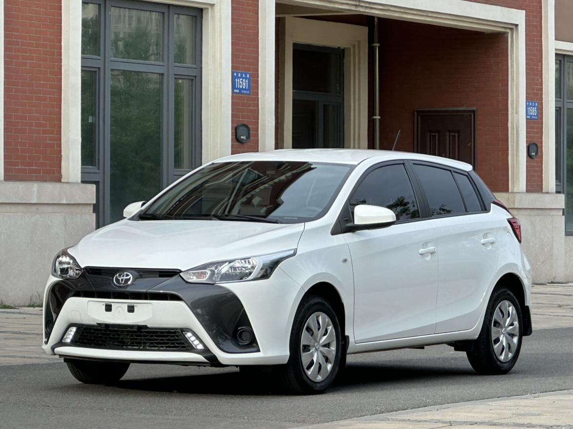 Toyota Yaris 2022, 1.5 л, вариатор (CVT), передний, пробег 31 000 км — авто из Китая с пробегом