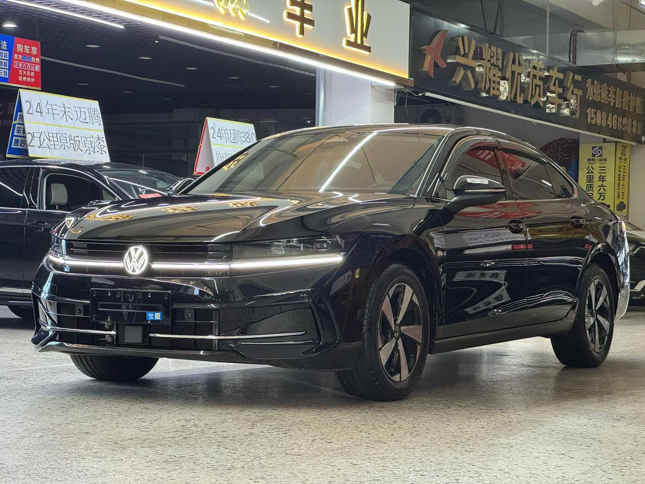Volkswagen Passat 2024, 1.5 л турбо, робот (DCT), передний, пробег 1 900 км — авто из Китая с пробегом