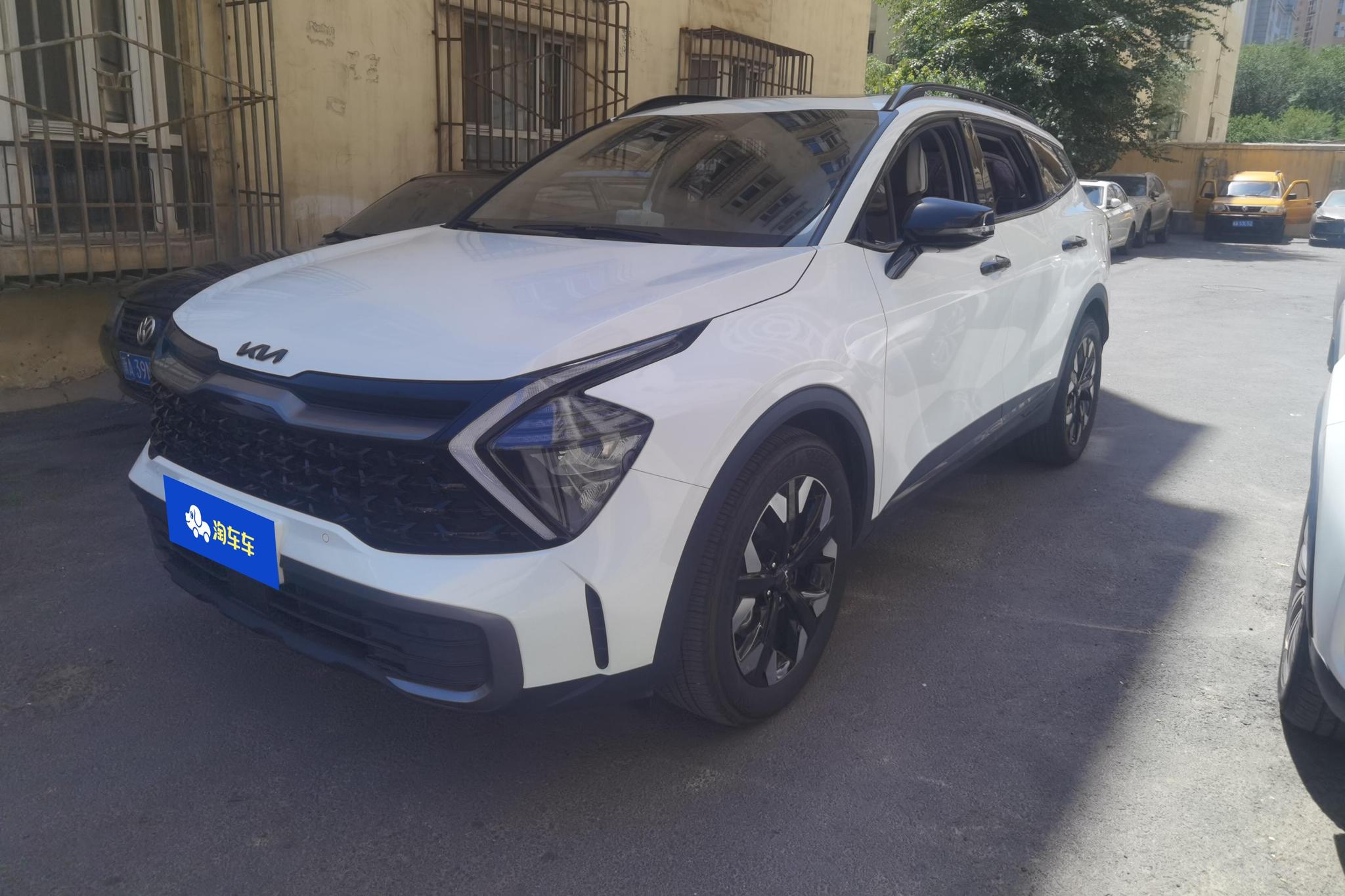 Kia Sportage 2025, 2 л турбо, автомат, передний, пробег 8 100 км — авто из Китая с пробегом