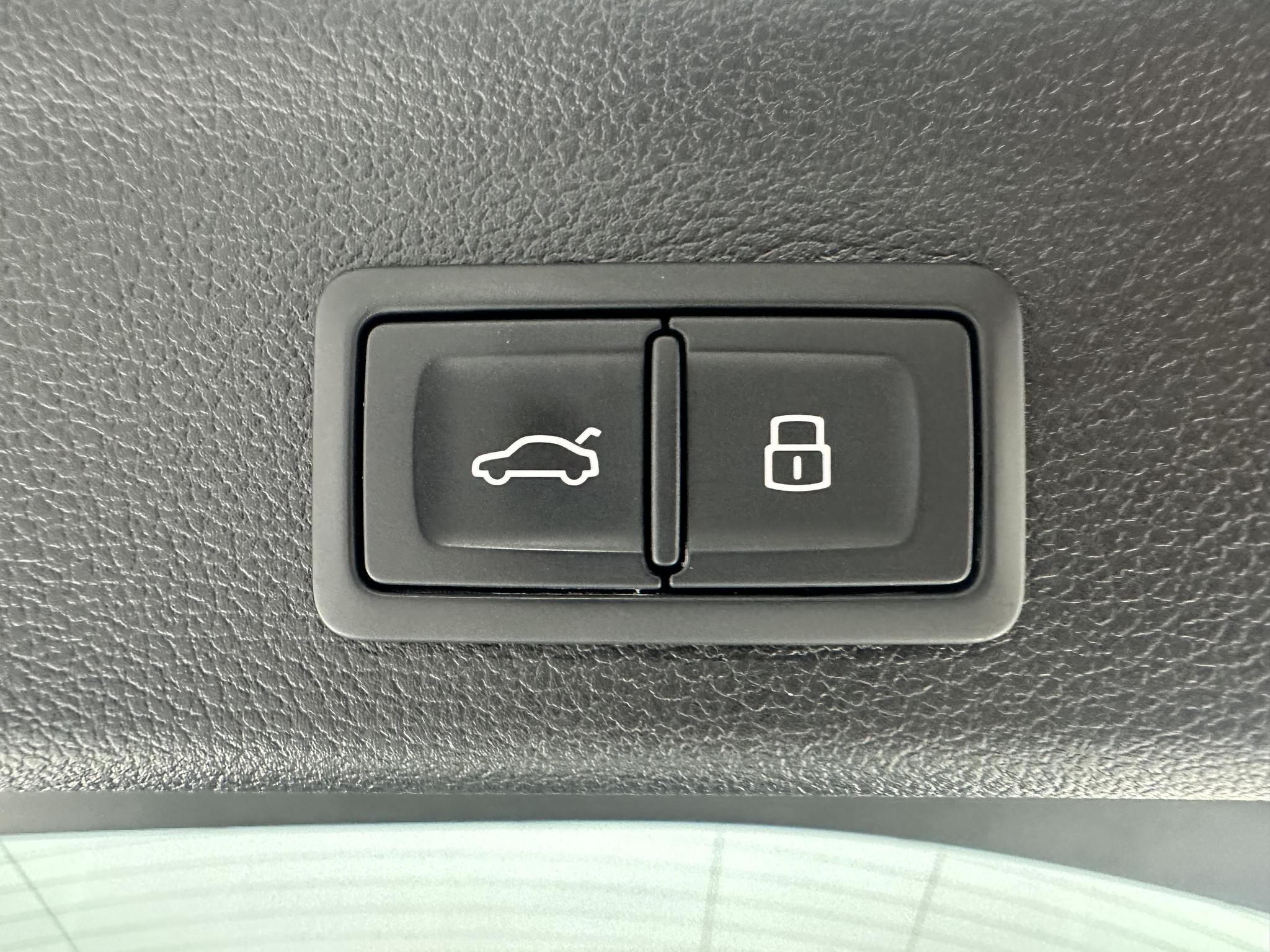 Audi Q3 2023, фото 17