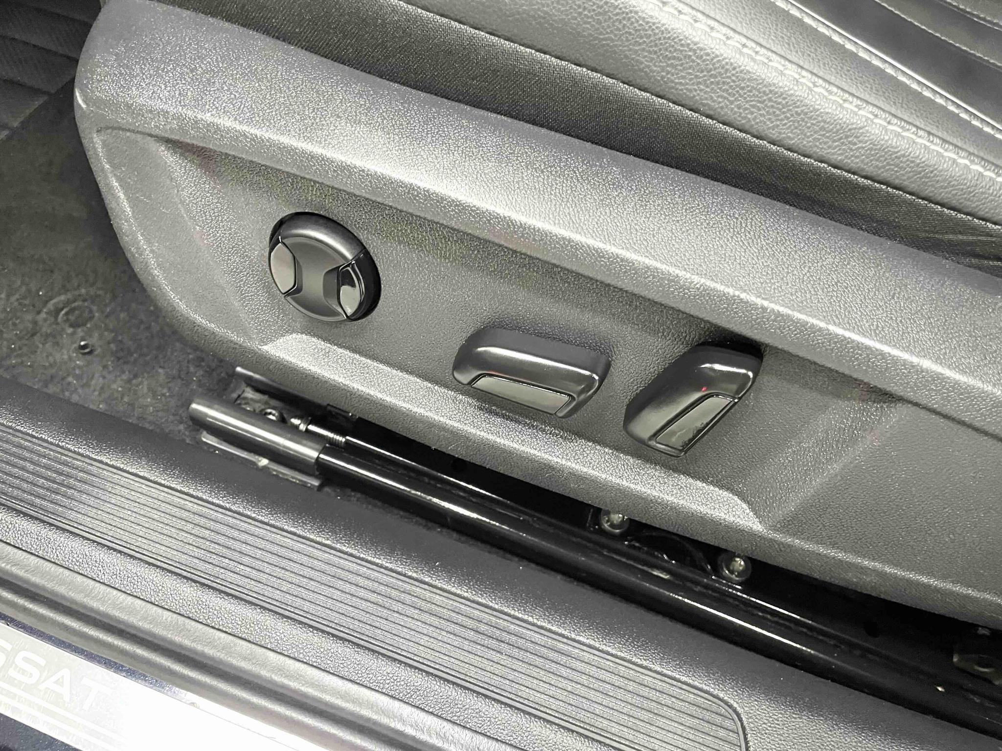 Volkswagen Passat 2023, фото 11
