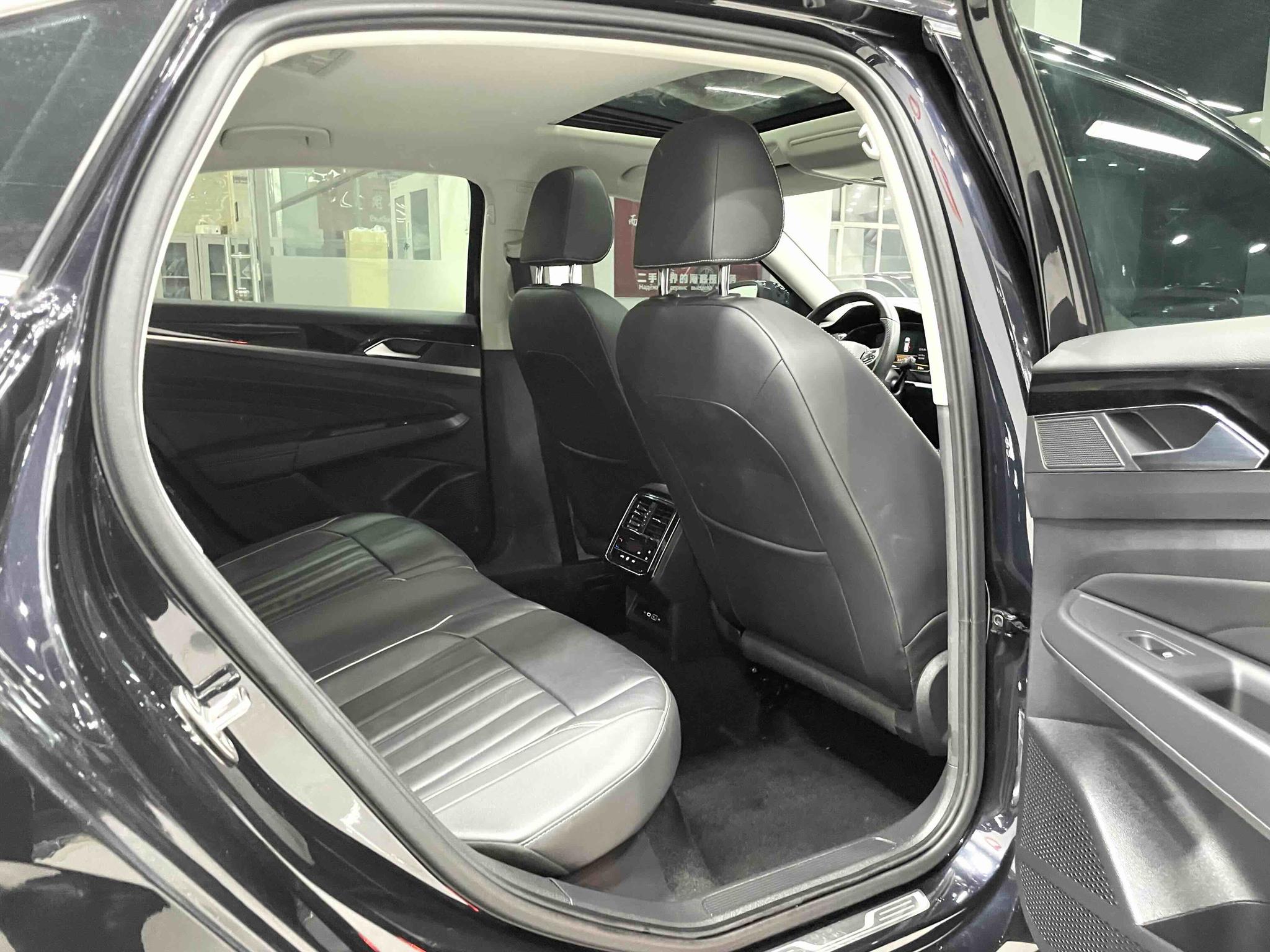 Volkswagen Passat 2023, фото 13
