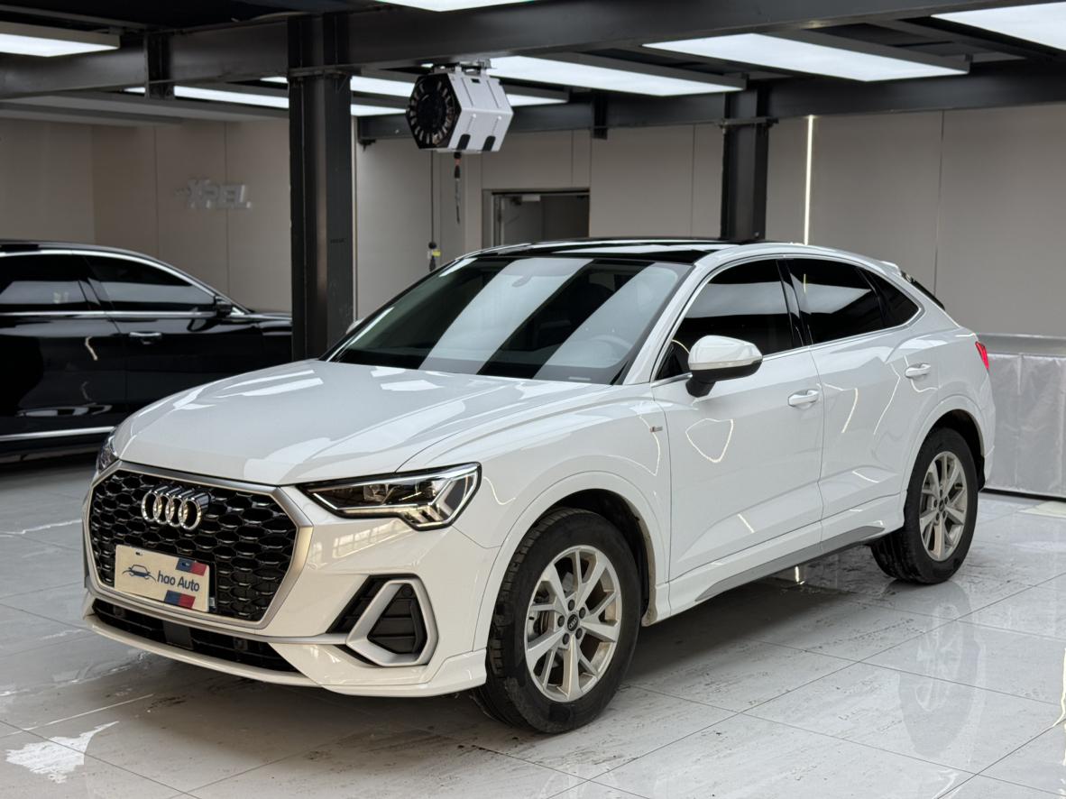 Audi Q3 Sportback 2022, 1.4 л турбо, робот (DCT), передний, пробег 25 000 км — авто из Китая с пробегом