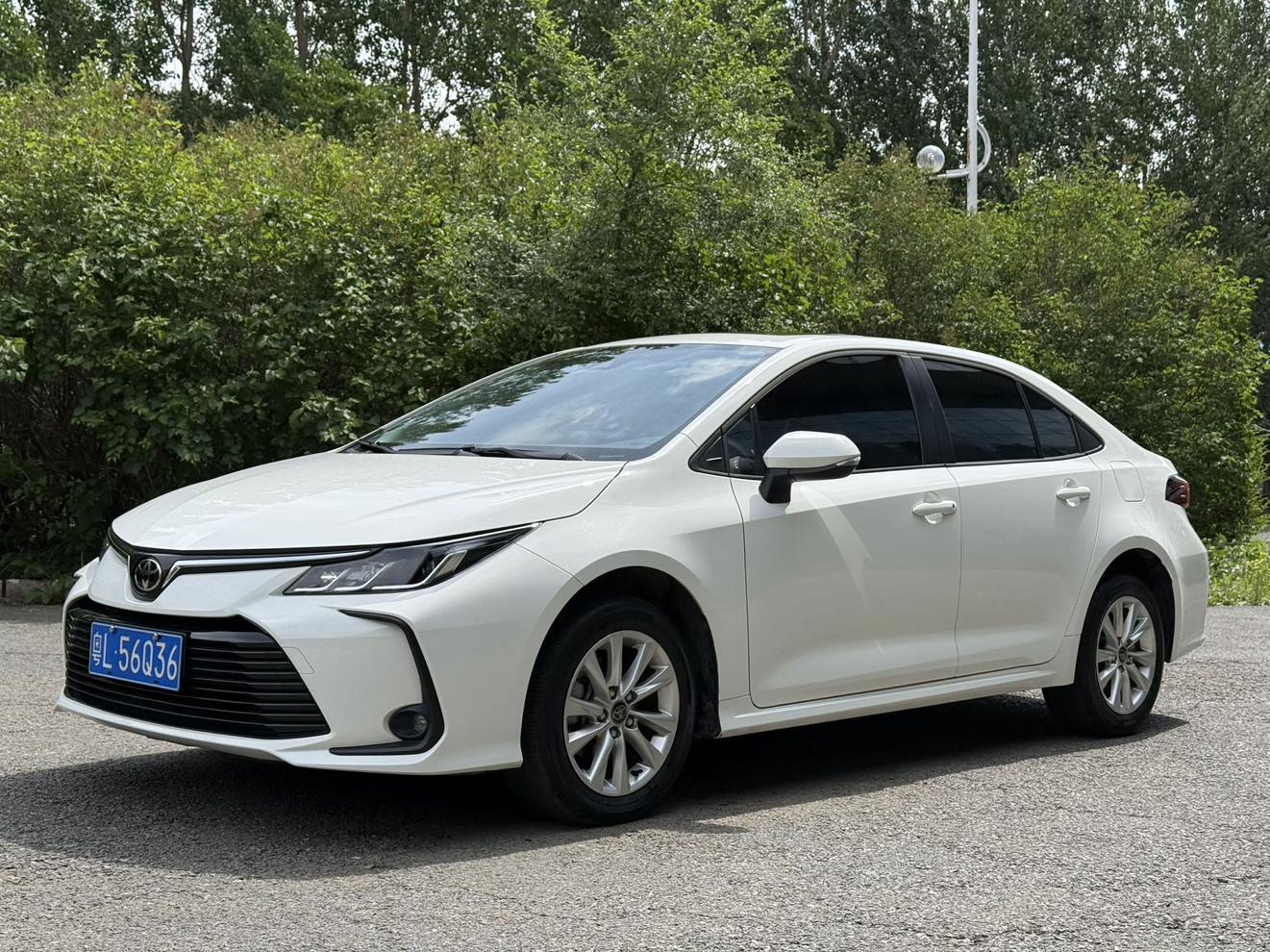 Toyota Corolla 2023, 1.2 л турбо, вариатор (CVT), передний, пробег 18 000 км — авто из Китая с пробегом