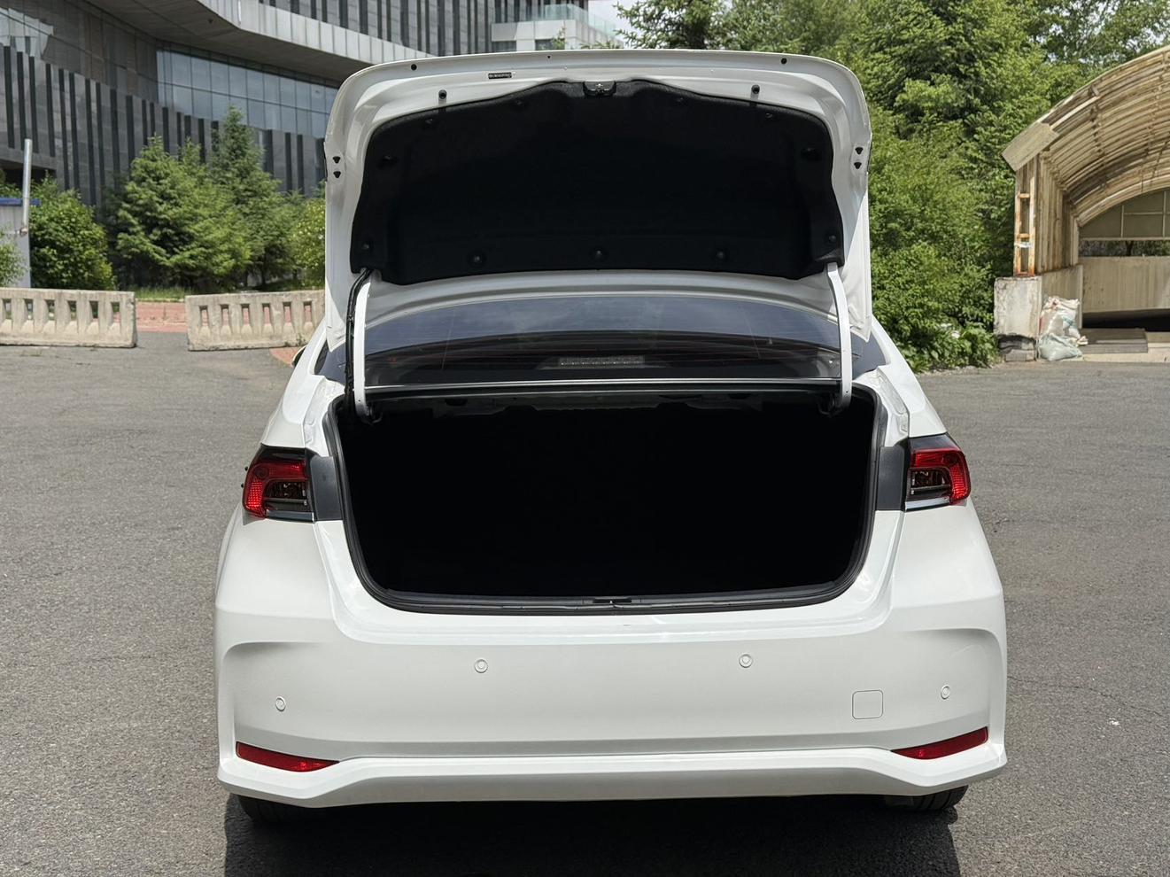 Toyota Corolla 2023, фото 15
