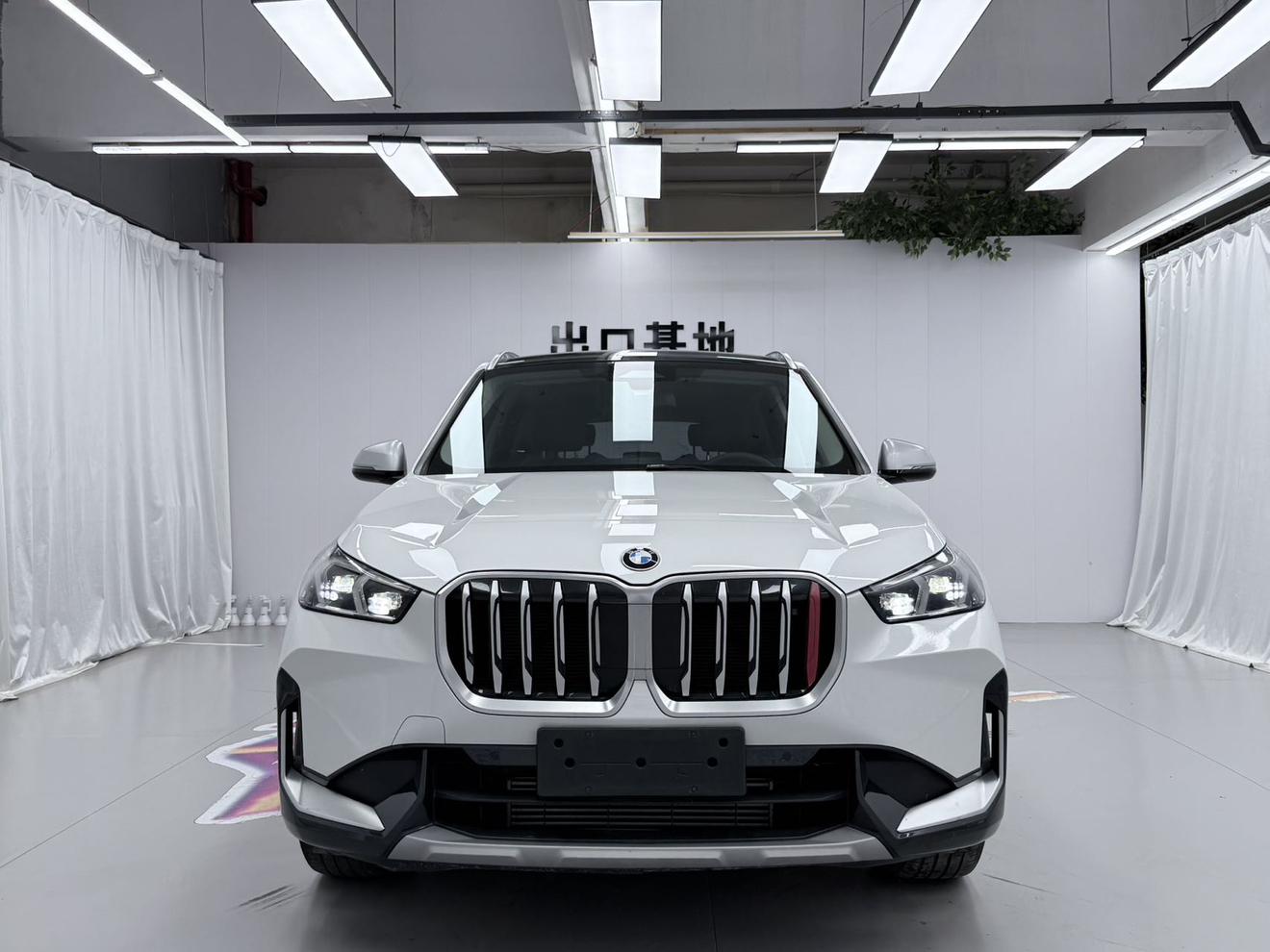 BMW X1 2023, фото 2