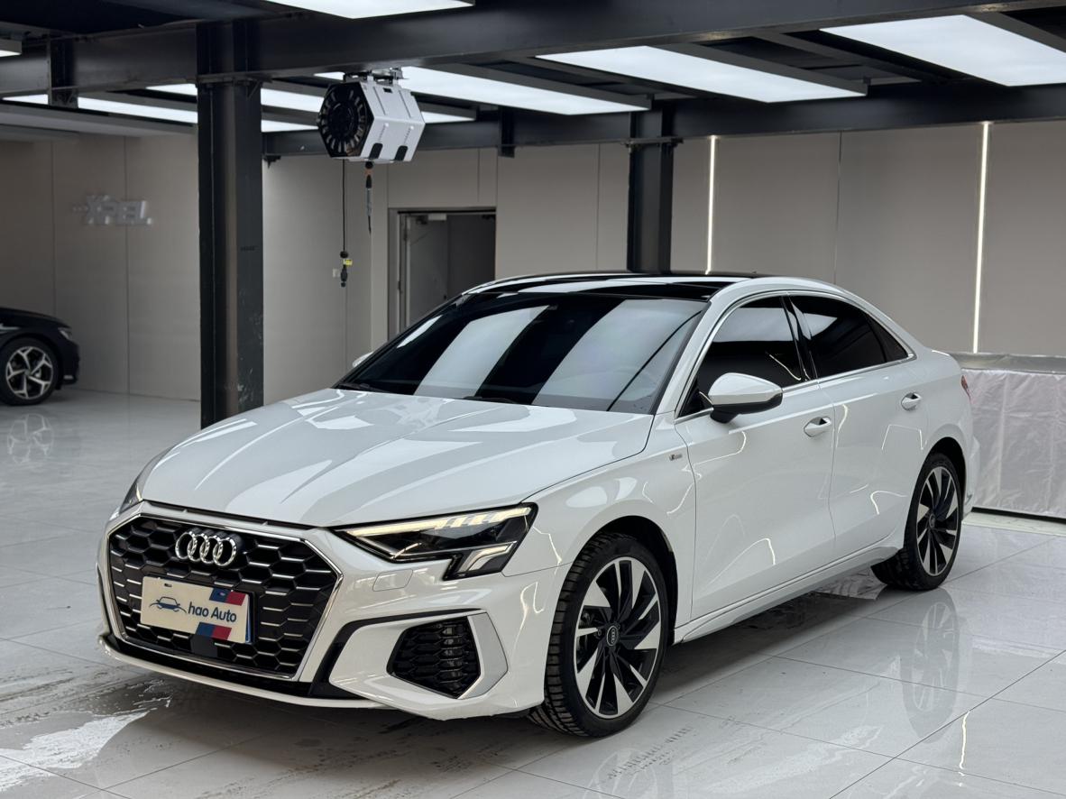 Audi A3 2023, 1.4 л турбо, робот (DCT), передний, пробег 12 000 км — авто из Китая с пробегом