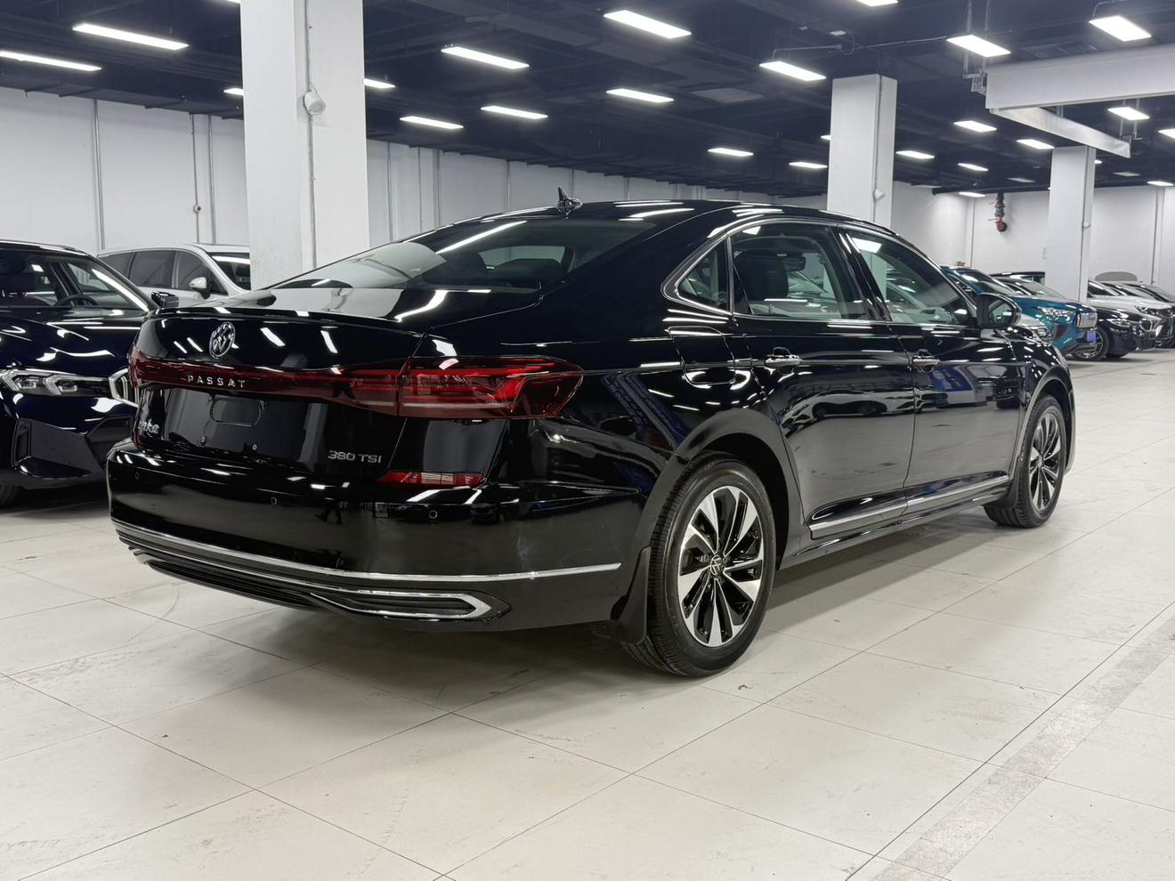 Volkswagen Passat 2023, фото 5