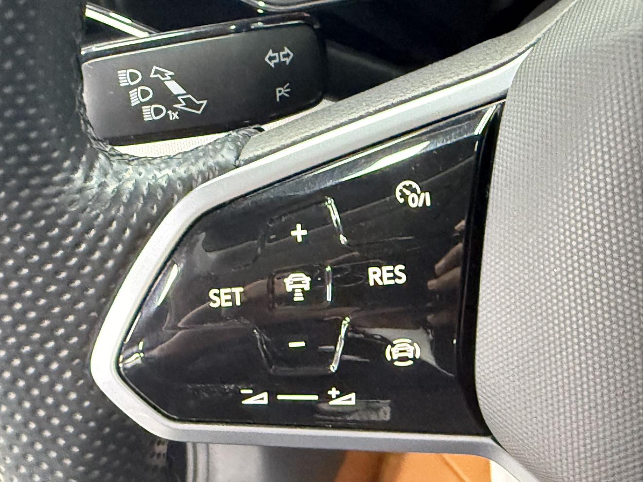 Volkswagen Passat 2023, фото 12
