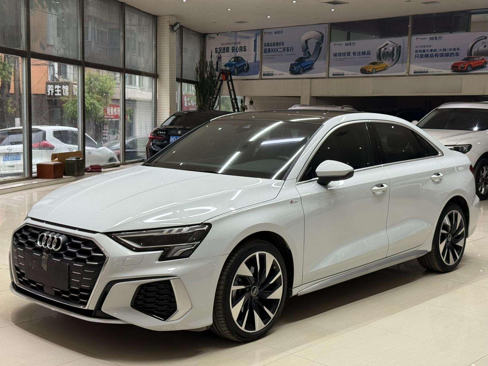 Audi A3 2023, 1.4 л турбо, робот (DCT), передний, пробег 21 000 км — авто из Китая с пробегом