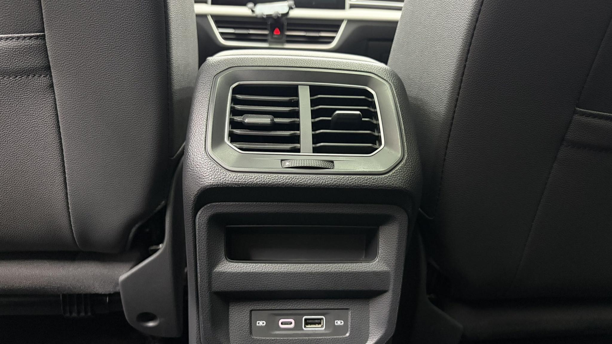 Volkswagen Tiguan 2023, фото 17