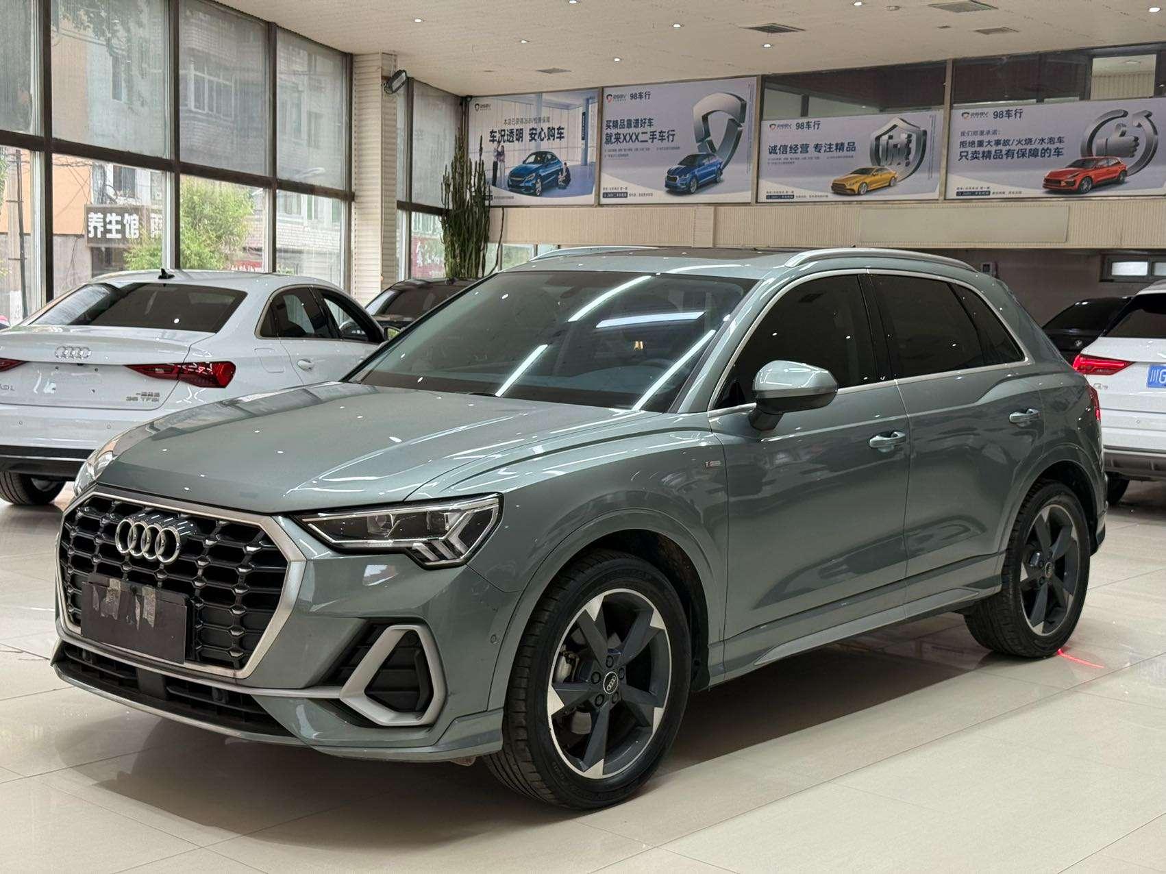 Audi Q3 2022, 1.4 л турбо, 7-ступенчатая двойное сцепление, Передний привод, пробег 22 000 км — авто из Китая с пробегом