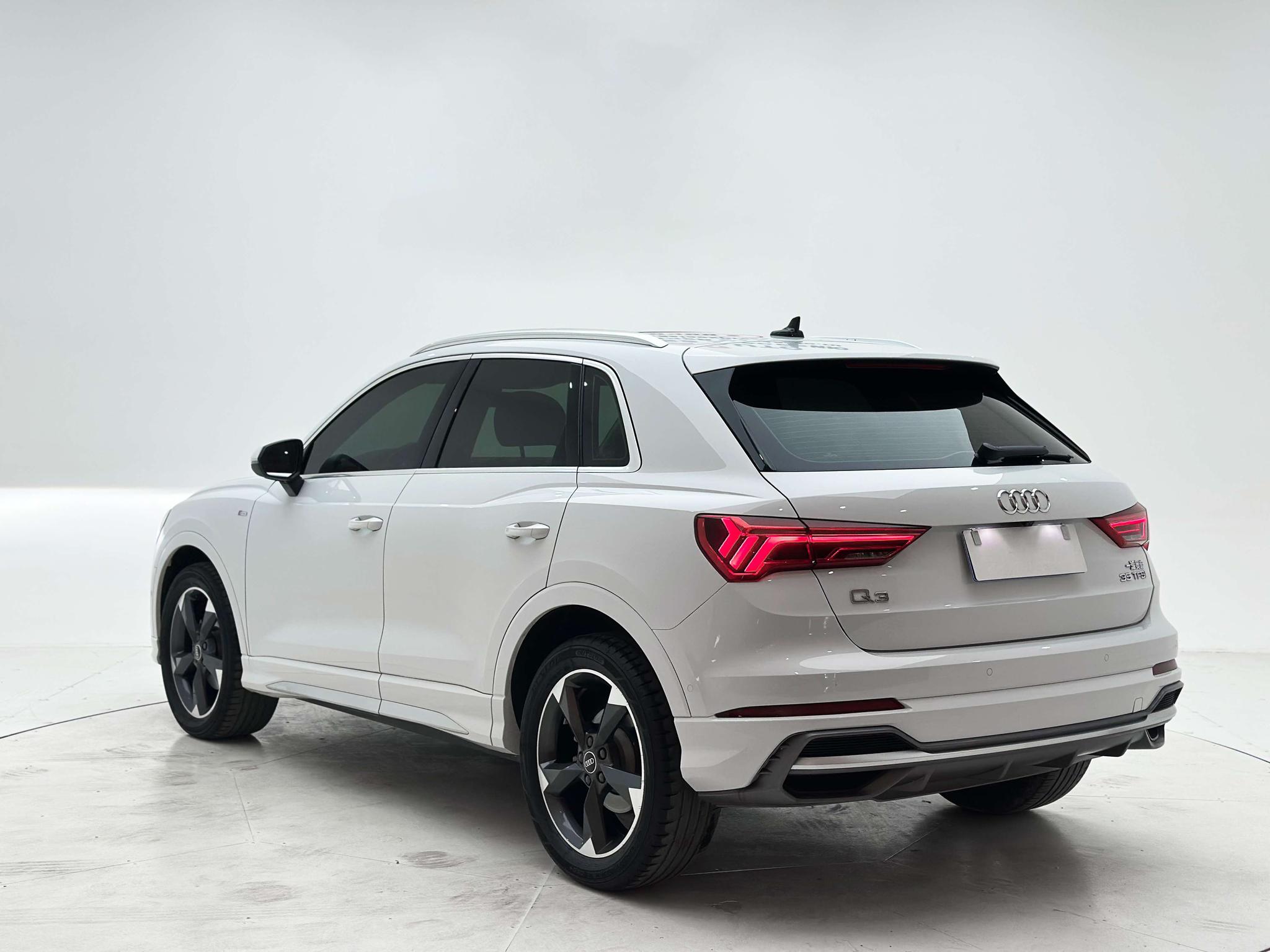 Audi Q3 2022, фото 4