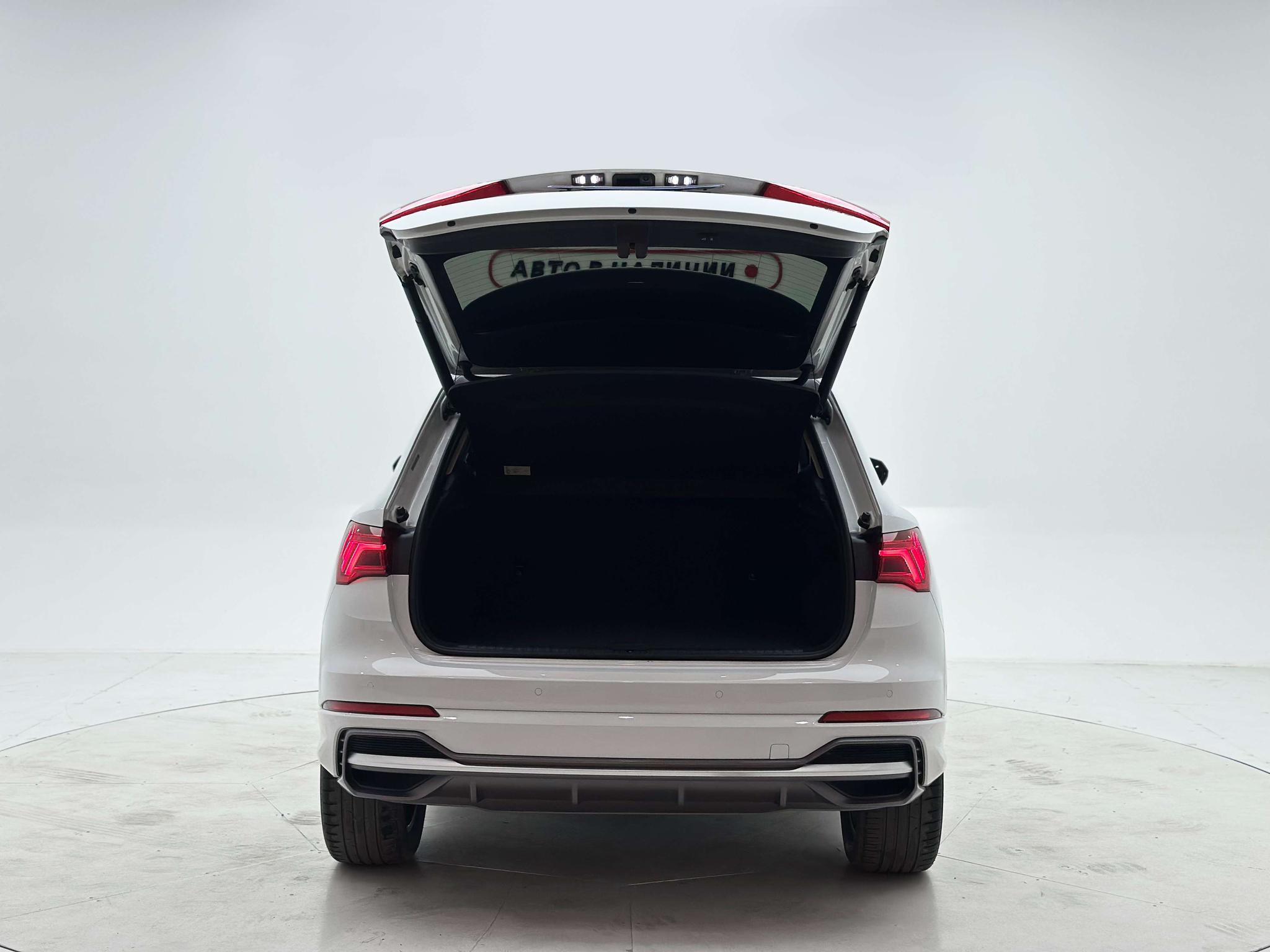 Audi Q3 2022, фото 8
