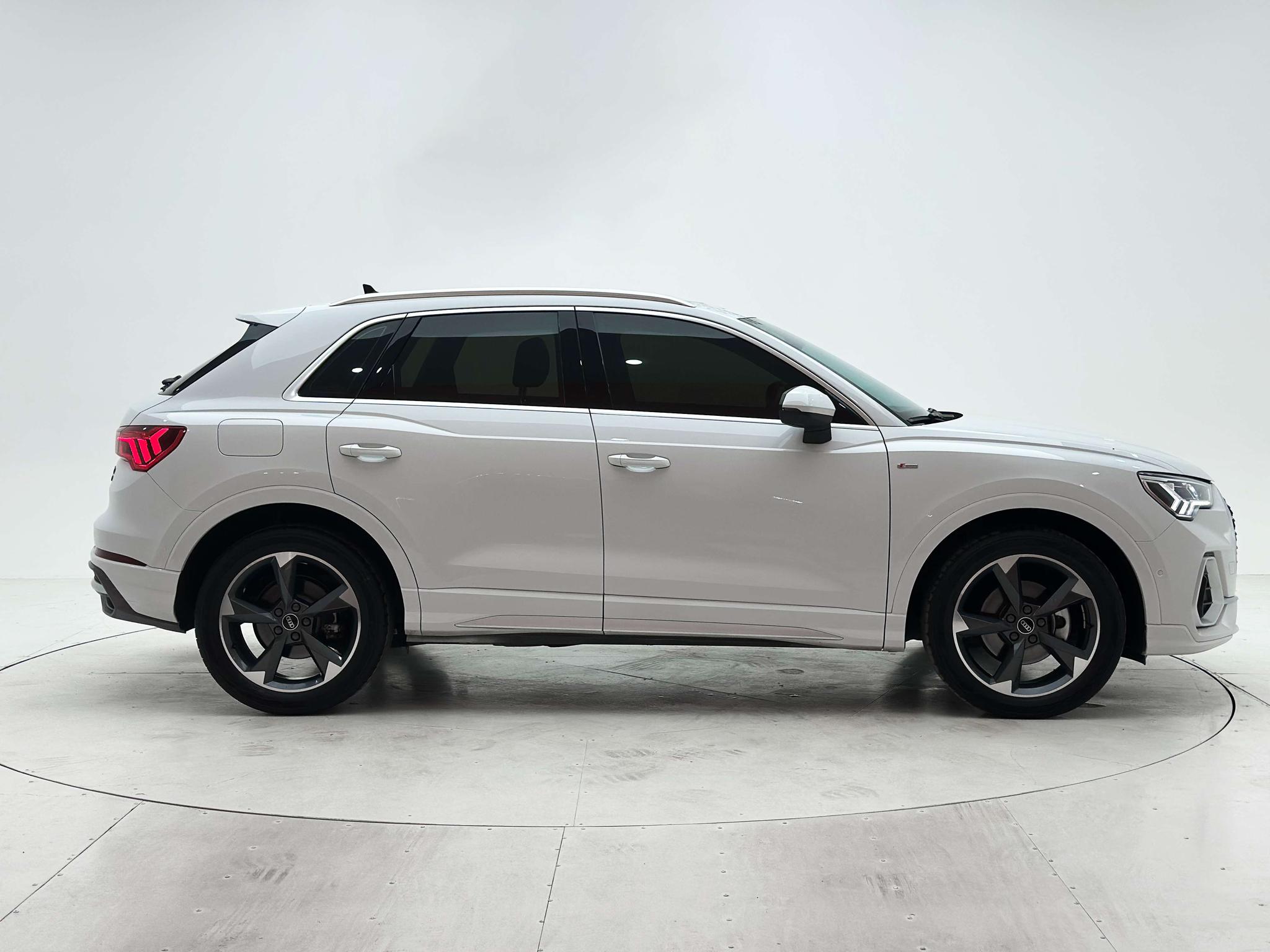 Audi Q3 2022, фото 9
