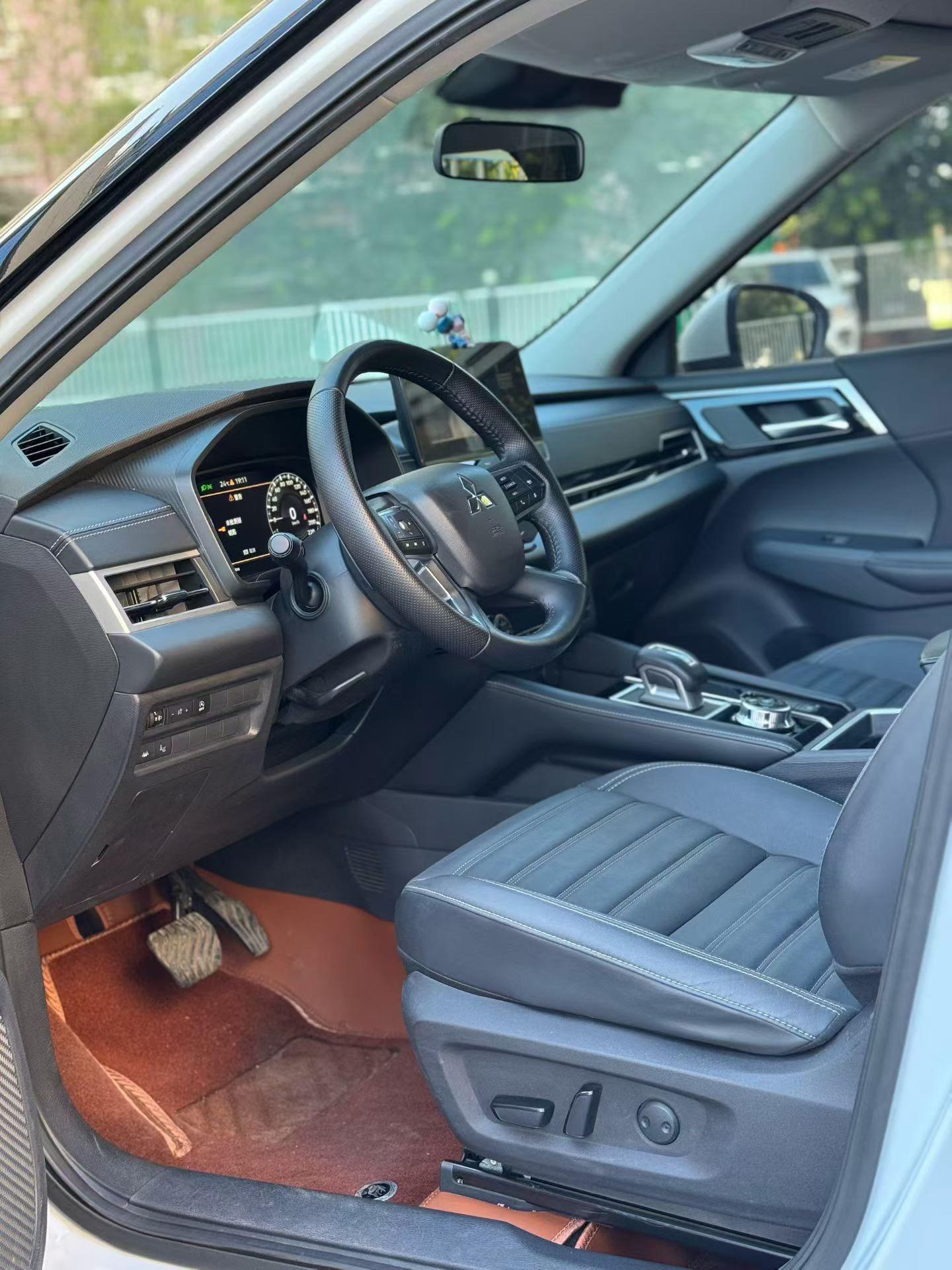 Mitsubishi Outlander 2023, фото 4