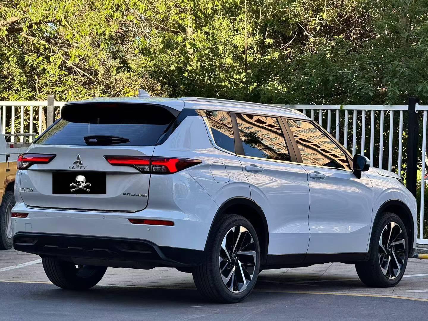 Mitsubishi Outlander 2023, фото 9