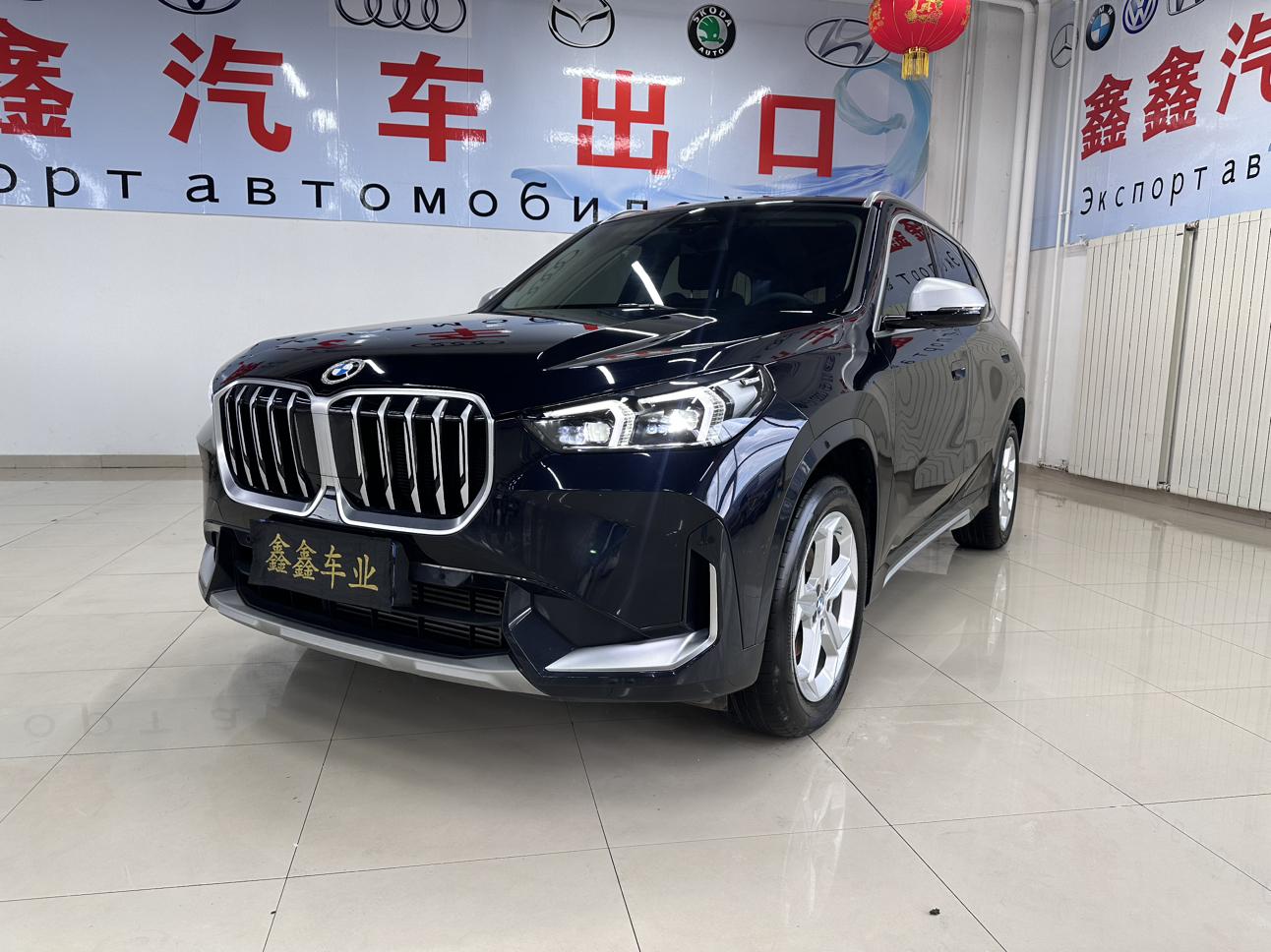 BMW X1 2023, 1.5 л турбо, робот (DCT), передний, пробег 19 000 км — авто из Китая с пробегом