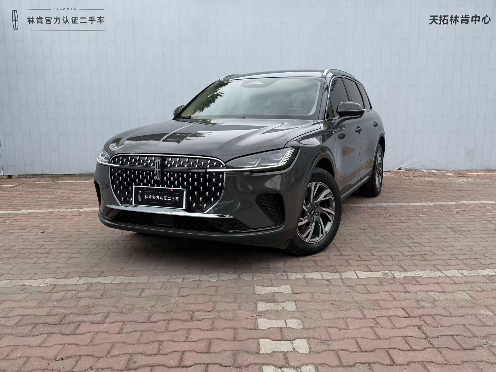 Lincoln Aviator 2023, 2 л турбо, автомат, передний, пробег 46 000 км — авто из Китая с пробегом