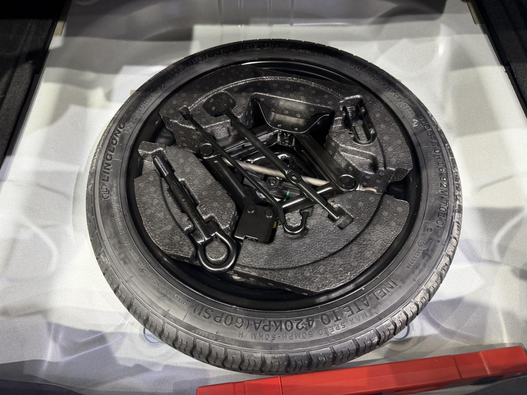 Geely Emgrand 2022, фото 17