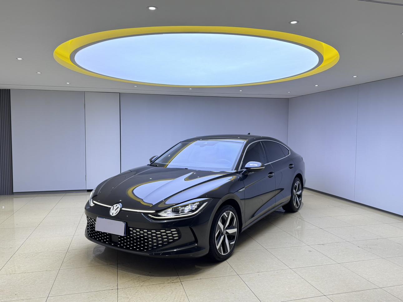 Volkswagen Lingdu 2022, 1.4 л турбо, 7-ступенчатая двойное сцепление, Передний привод, пробег 15 000 км — авто из Китая с пробегом