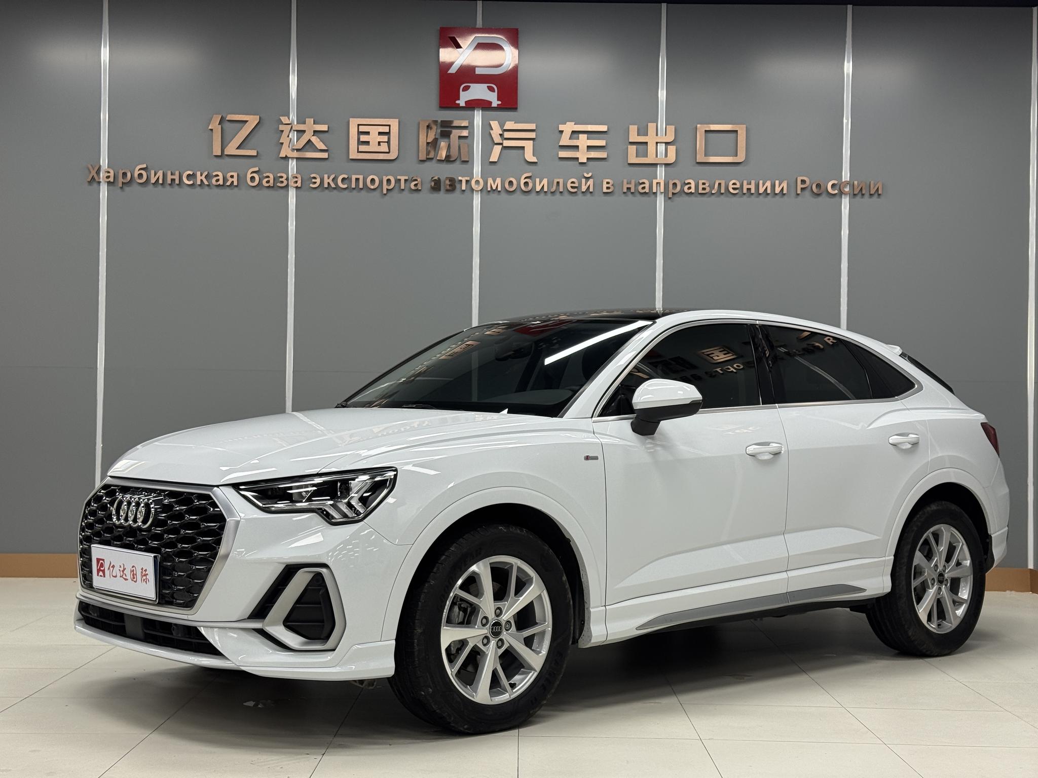 Audi Q3 Sportback 2022, 1.4 л турбо, робот (DCT), передний, пробег 42 000 км — авто из Китая с пробегом