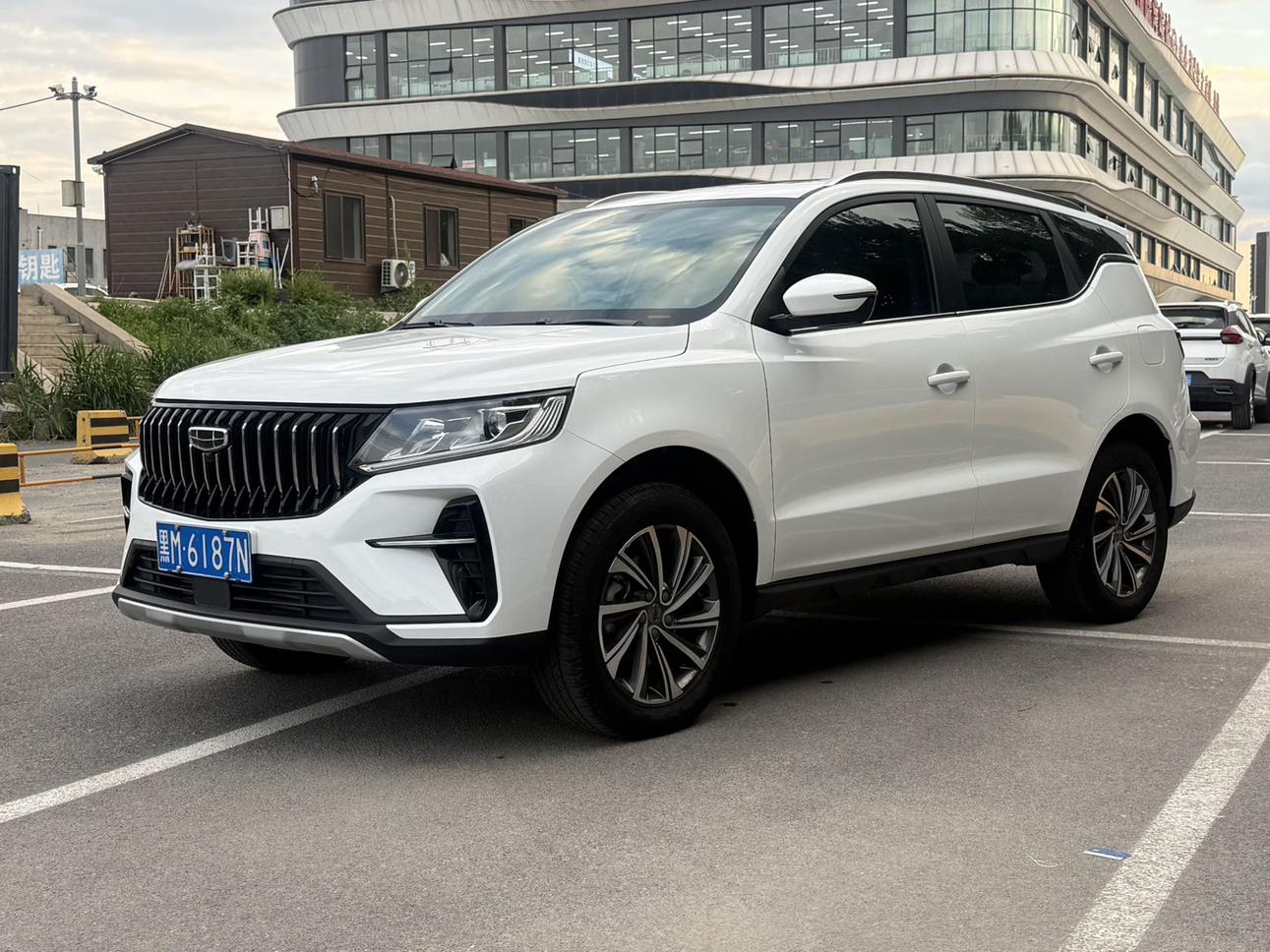 Geely Emgrand X6 2021, 1.4 л турбо, автомат, передний, пробег 49 600 км — авто из Китая с пробегом