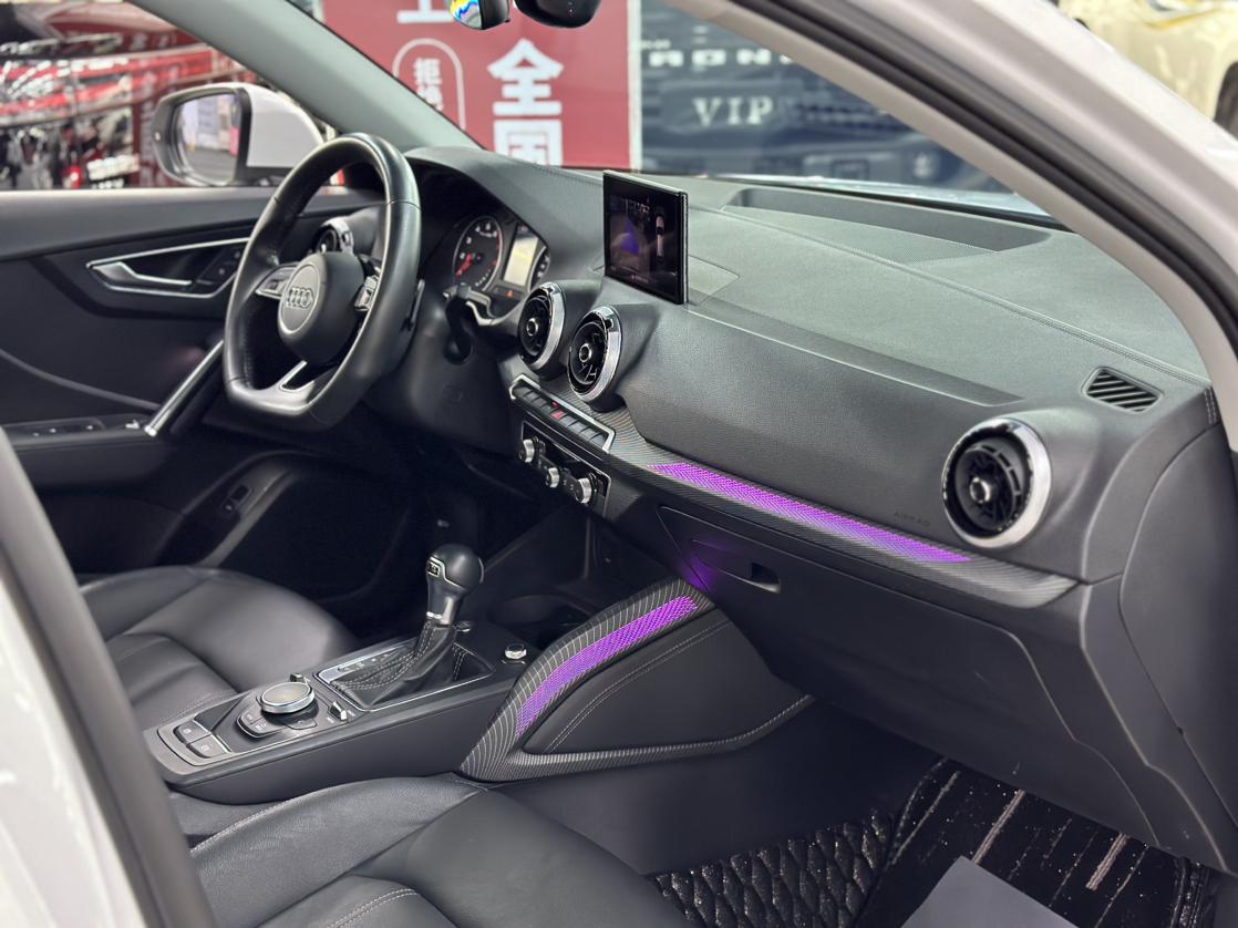 Audi Q2L 2022, фото 12