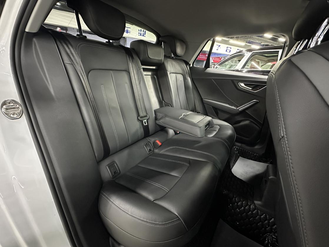 Audi Q2L 2022, фото 13