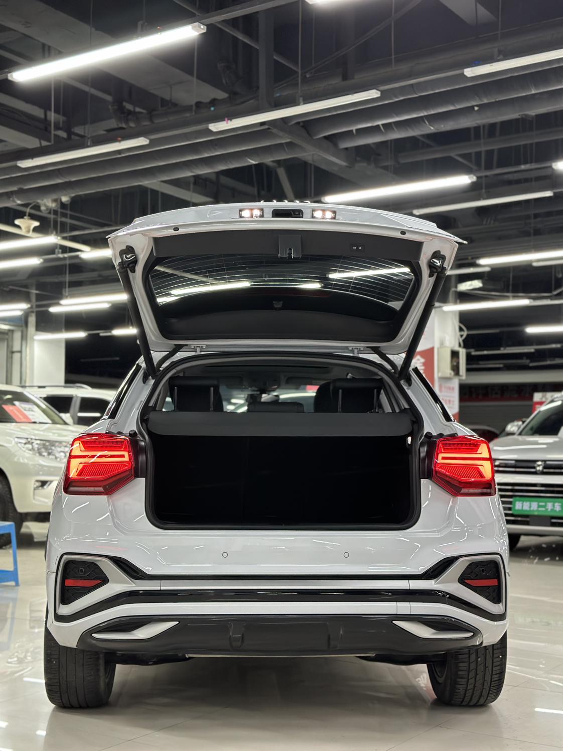 Audi Q2L 2022, фото 15