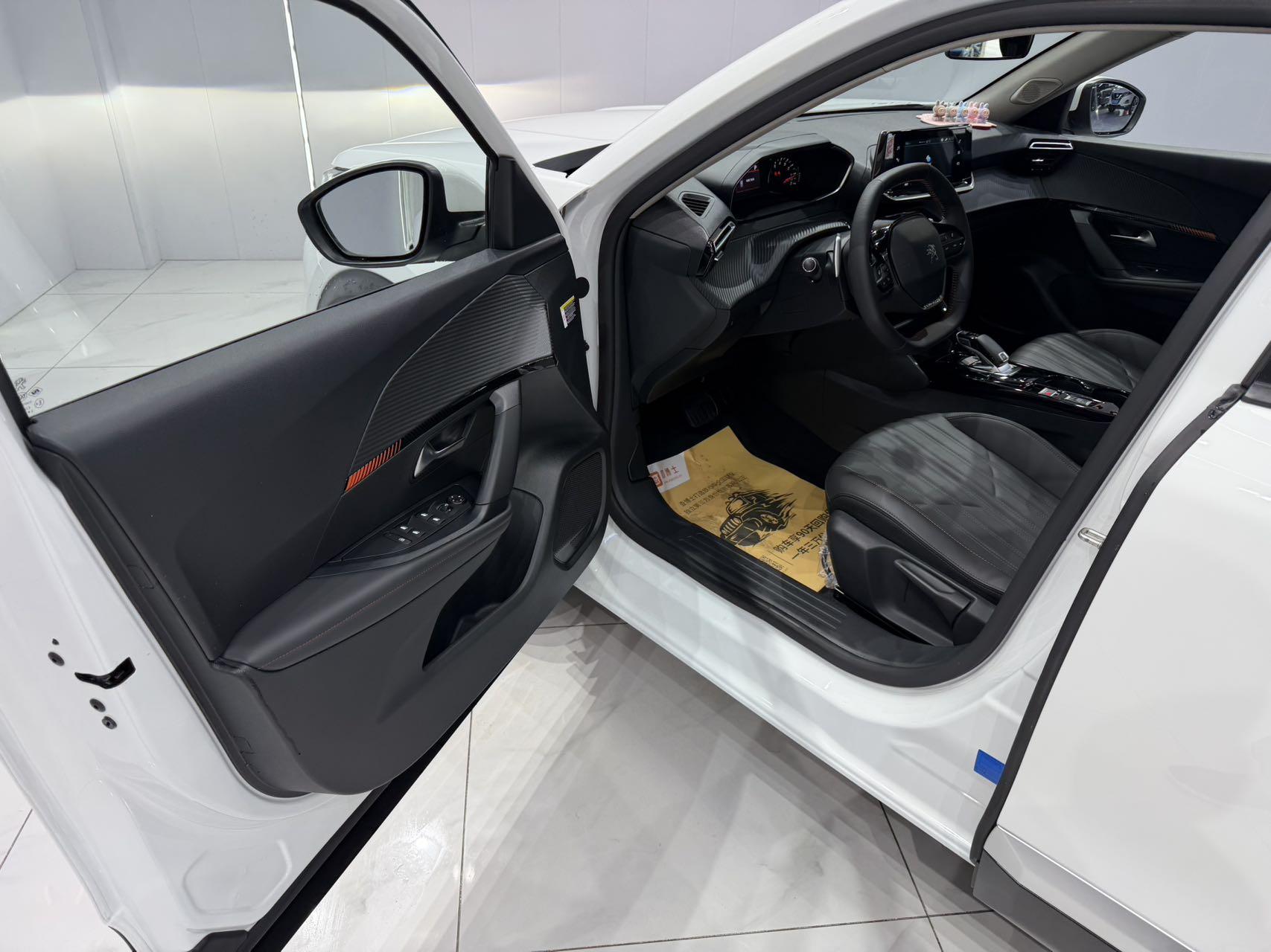 Peugeot 2008 2022, фото 7