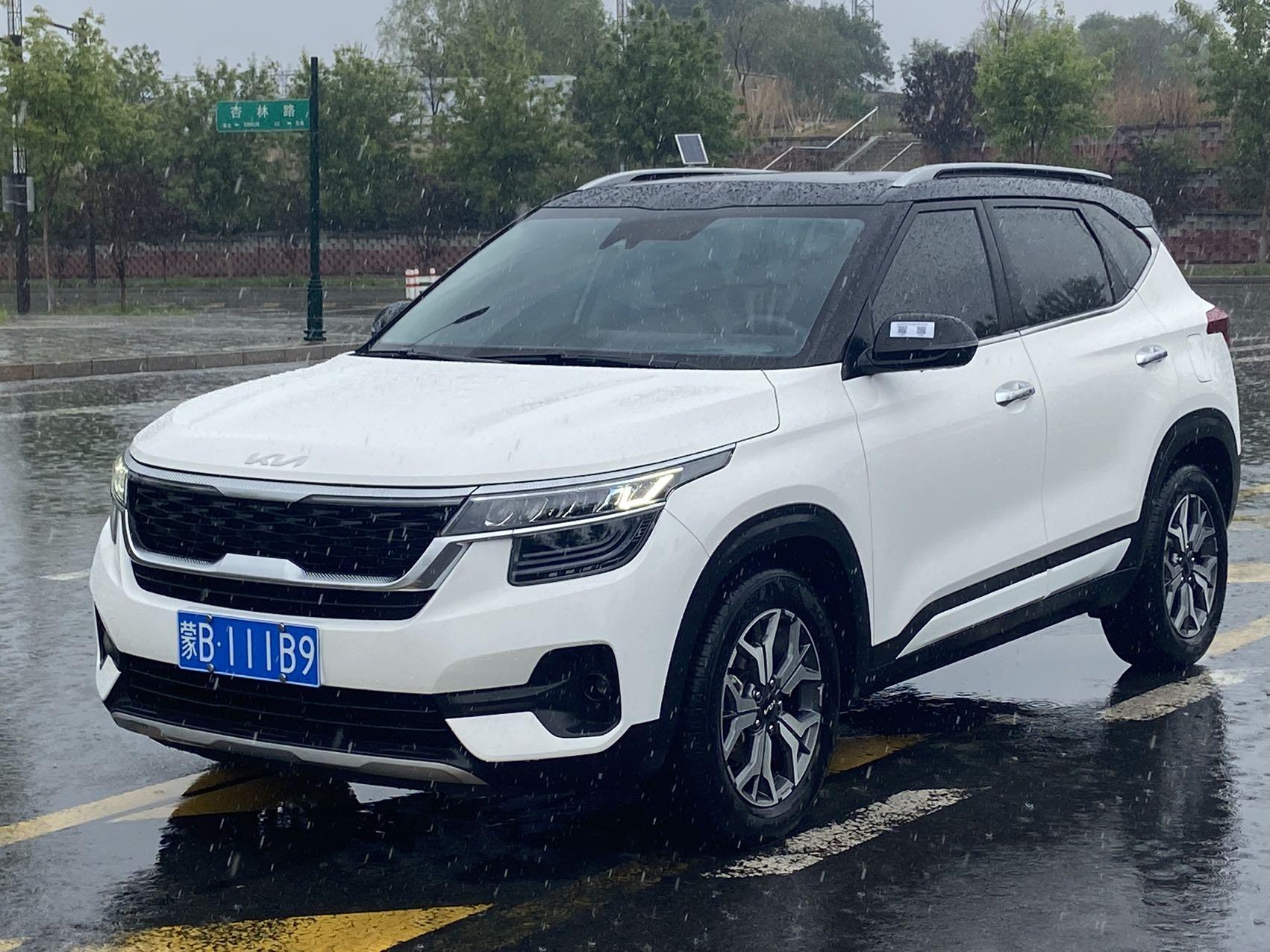 Kia Seltos 2021, 1.5 л, вариатор (CVT), передний, пробег 31 000 км — авто из Китая с пробегом