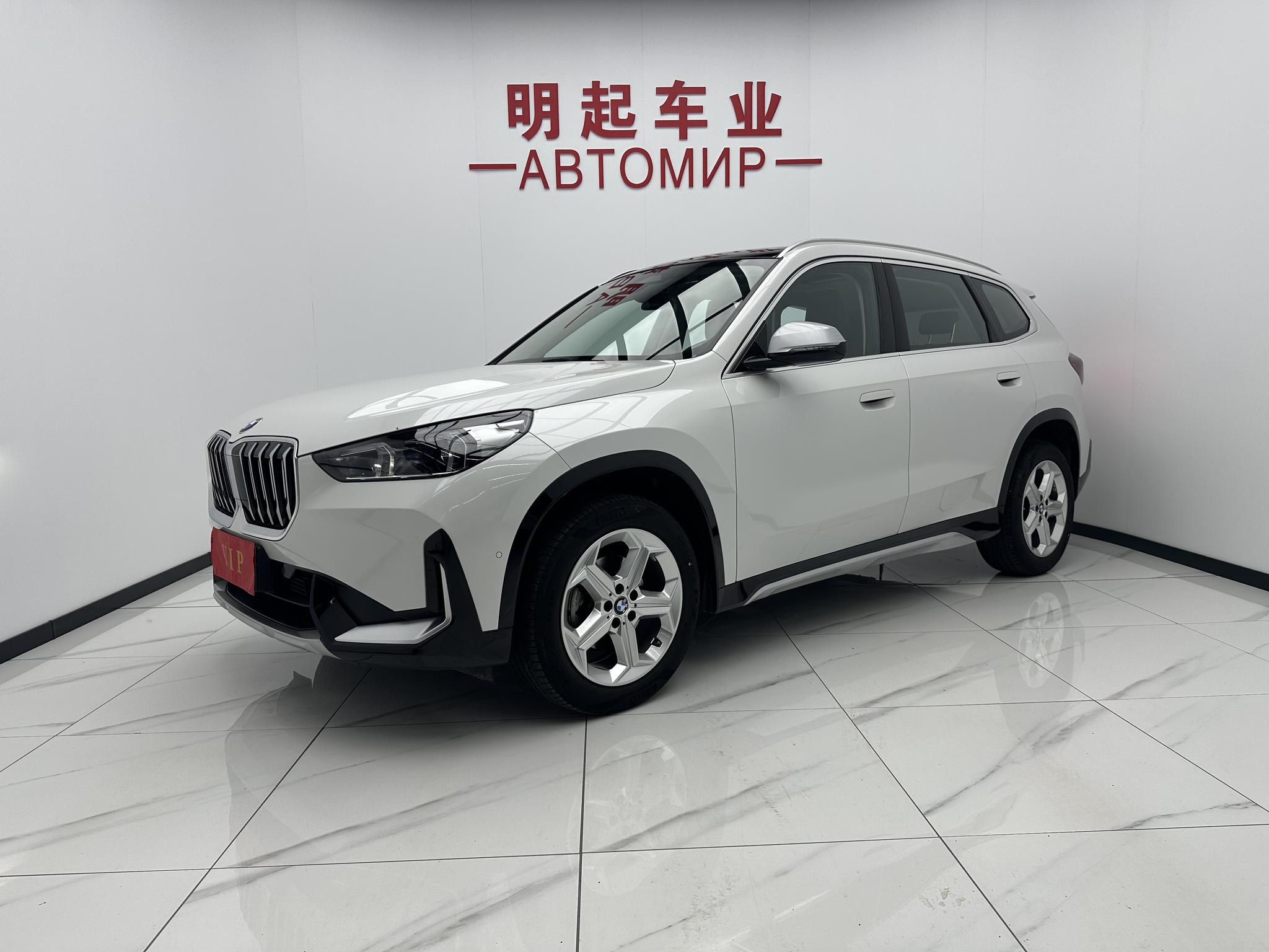BMW X1 2023, 1.5 л турбо, 7-ступенчатая двойное сцепление, Передний привод, пробег 35 000 км — авто из Китая с пробегом