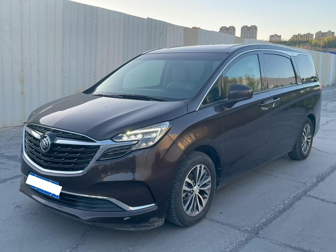 Buick GL8 2021, 2 л турбо, автомат, передний, пробег 128 000 км — авто из Китая с пробегом