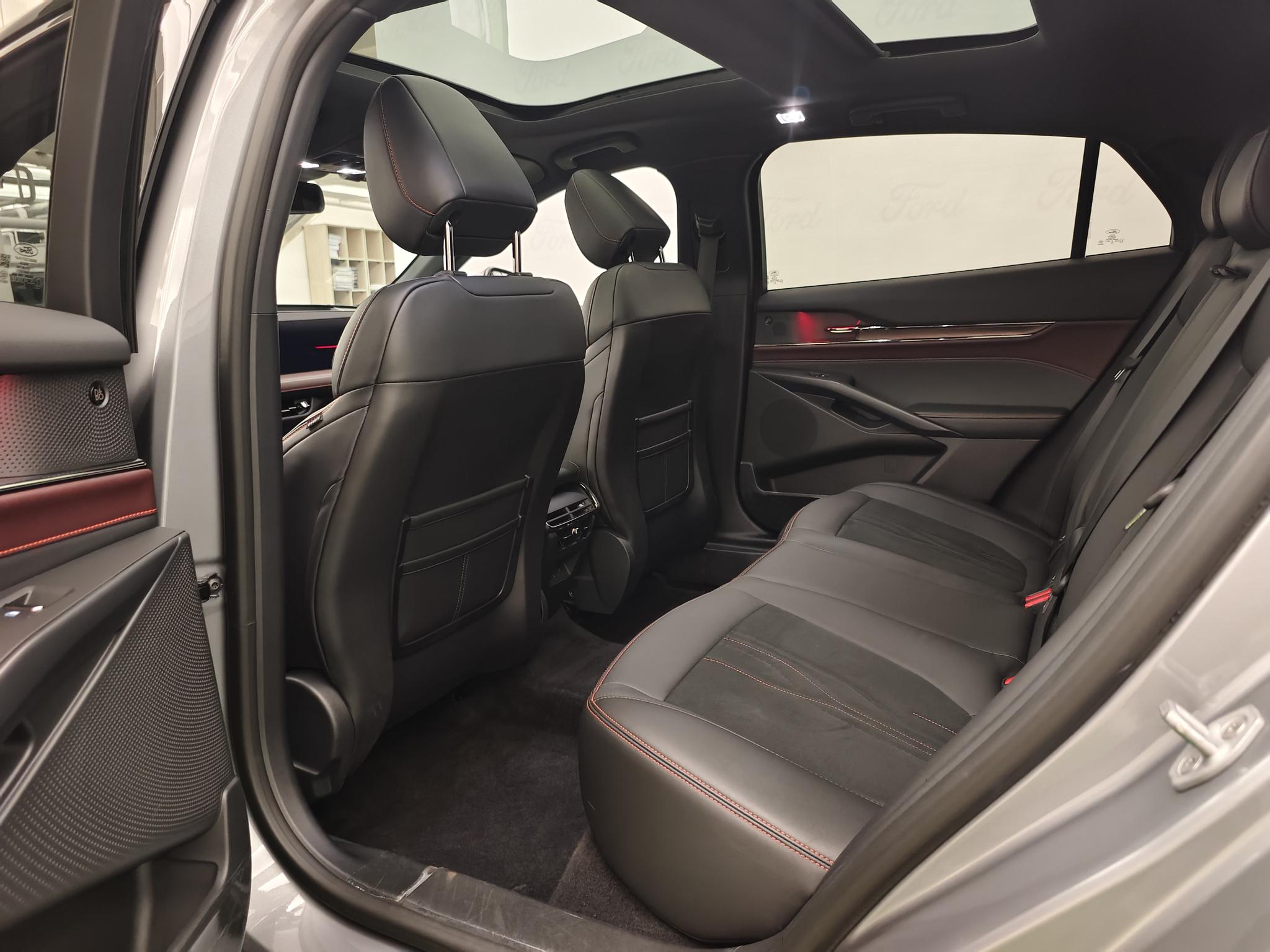 Ford Mondeo 2022, фото 7