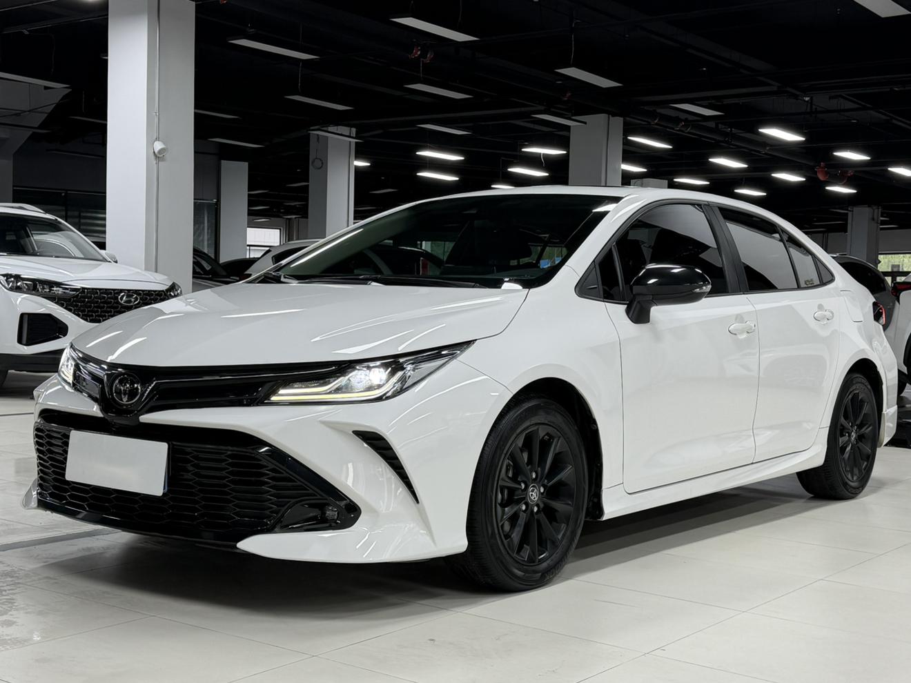 Toyota Corolla 2021, 1.5 л, вариатор (CVT), передний, пробег 52 000 км — авто из Китая с пробегом