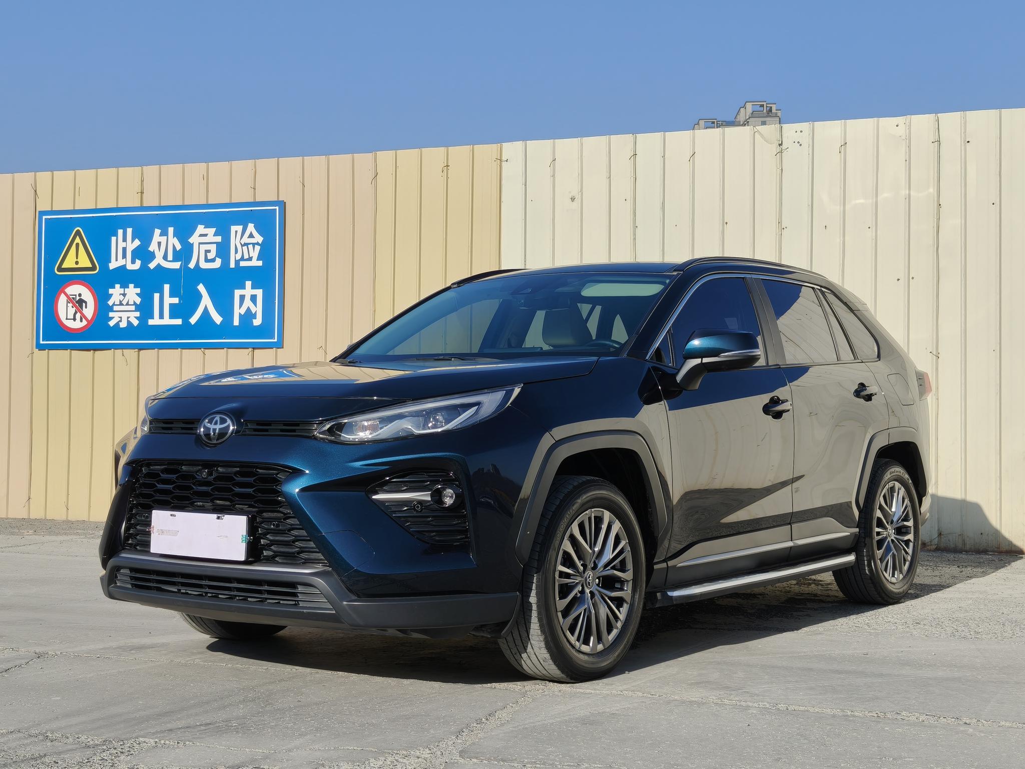 Toyota Weilan 2023, 2 л, вариатор (CVT), полный, пробег 56 000 км — авто из Китая с пробегом