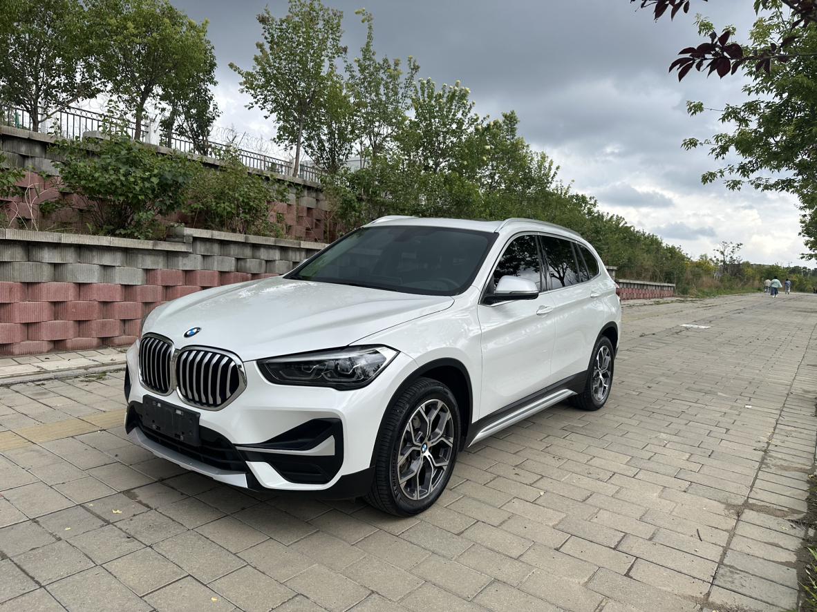 BMW X1 2022, 1.5 л турбо, робот (DCT), передний, пробег 35 000 км — авто из Китая с пробегом