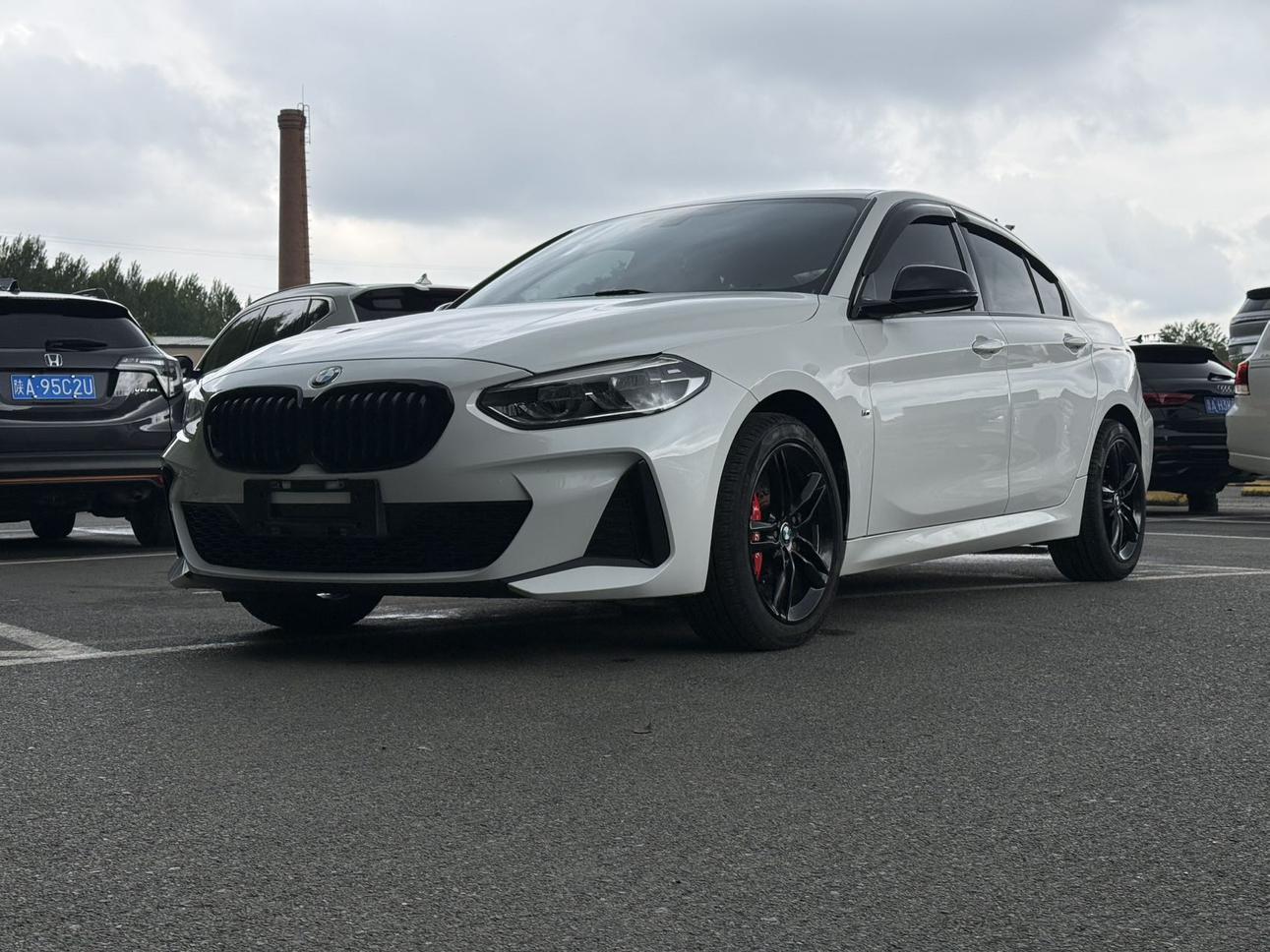 BMW 1 Series 2021, 1.5 л турбо, робот (DCT), передний, пробег 40 400 км — авто из Китая с пробегом