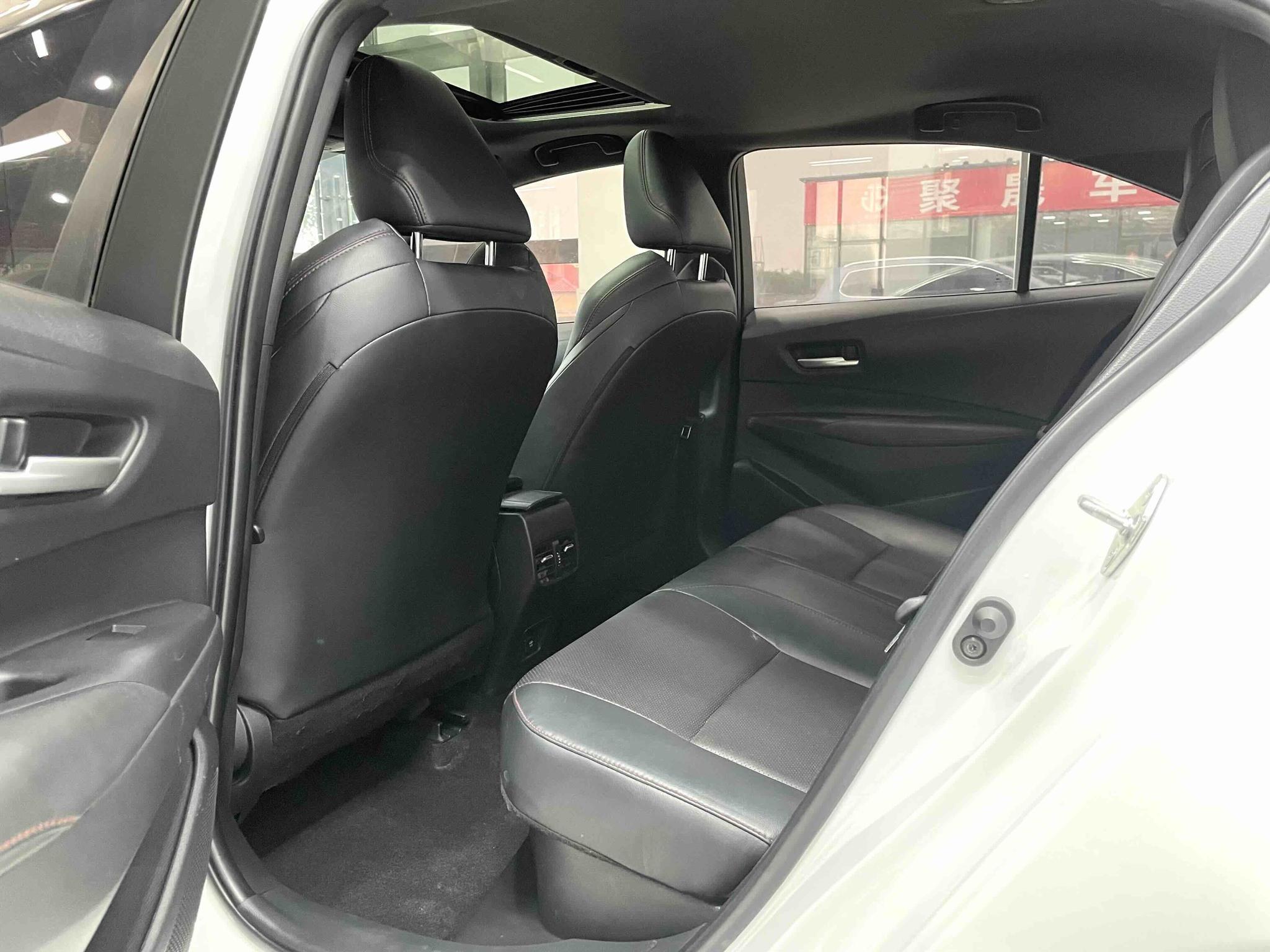 Toyota Corolla 2022, фото 10