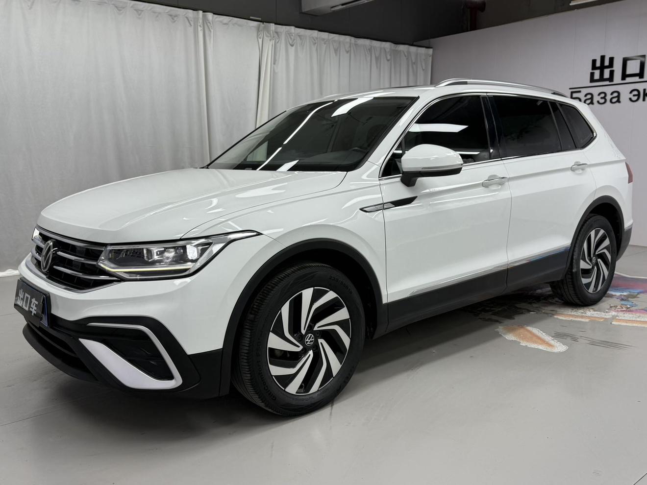 Volkswagen Tiguan 2023, 1.4 л турбо, робот (DCT), передний, пробег 47 000 км — авто из Китая с пробегом