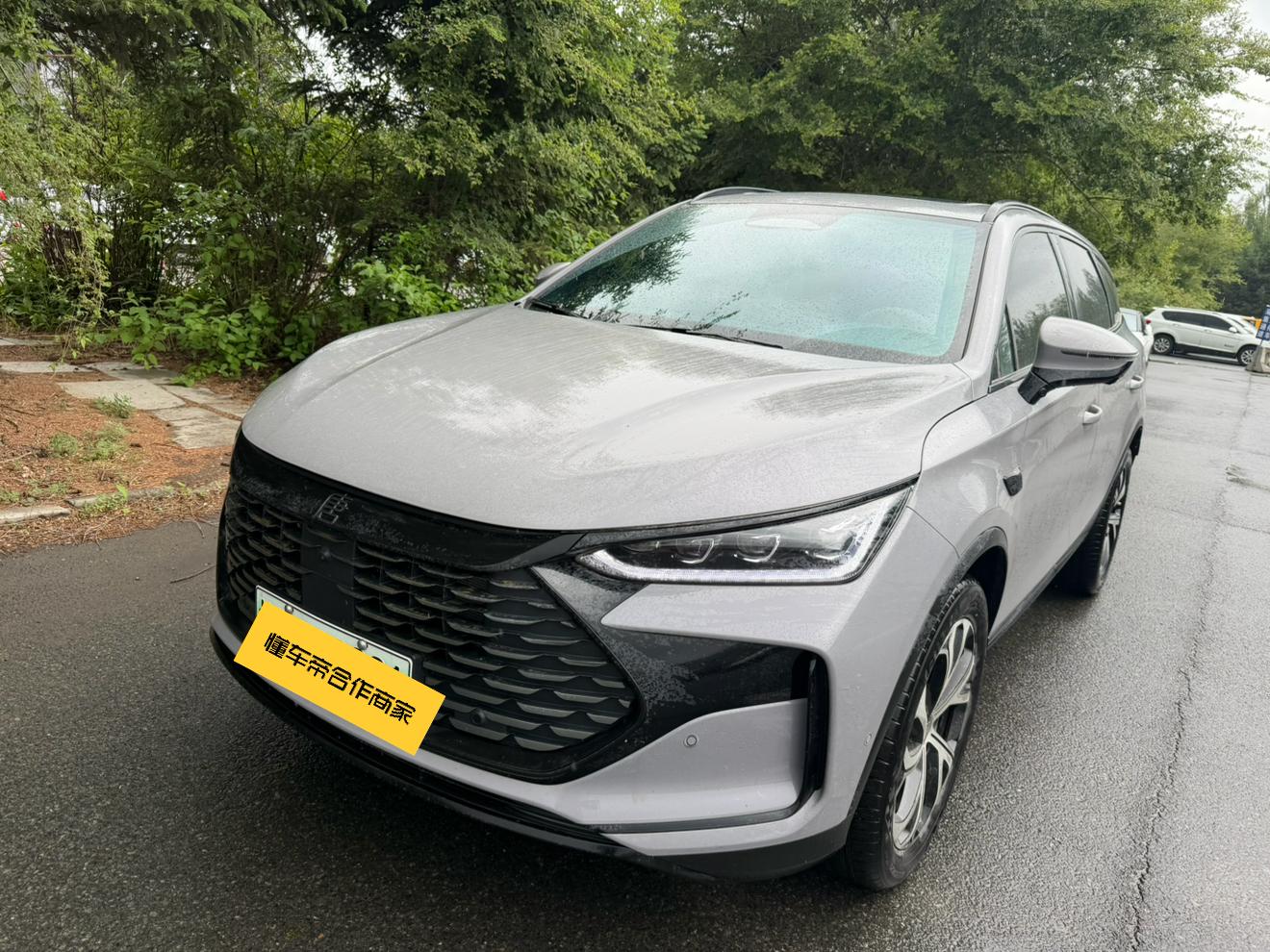 BYD Tang 2025, 1.5 л турбо, вариатор (CVT), передний, пробег 10 000 км — авто из Китая с пробегом